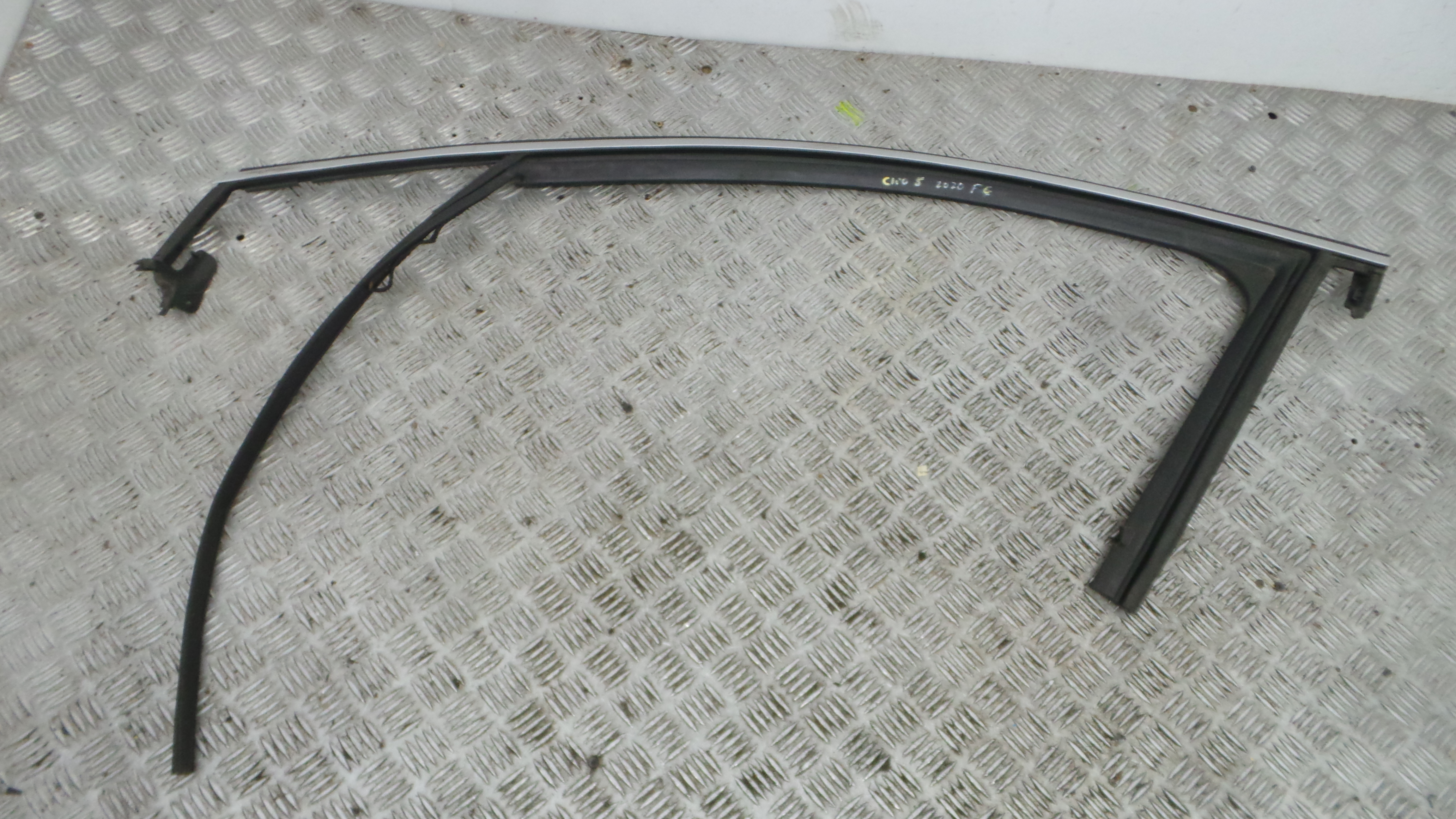 Borracha Porta Frente Esquerda 803314311R - RENAULT CLIO V (B7_)-38370277