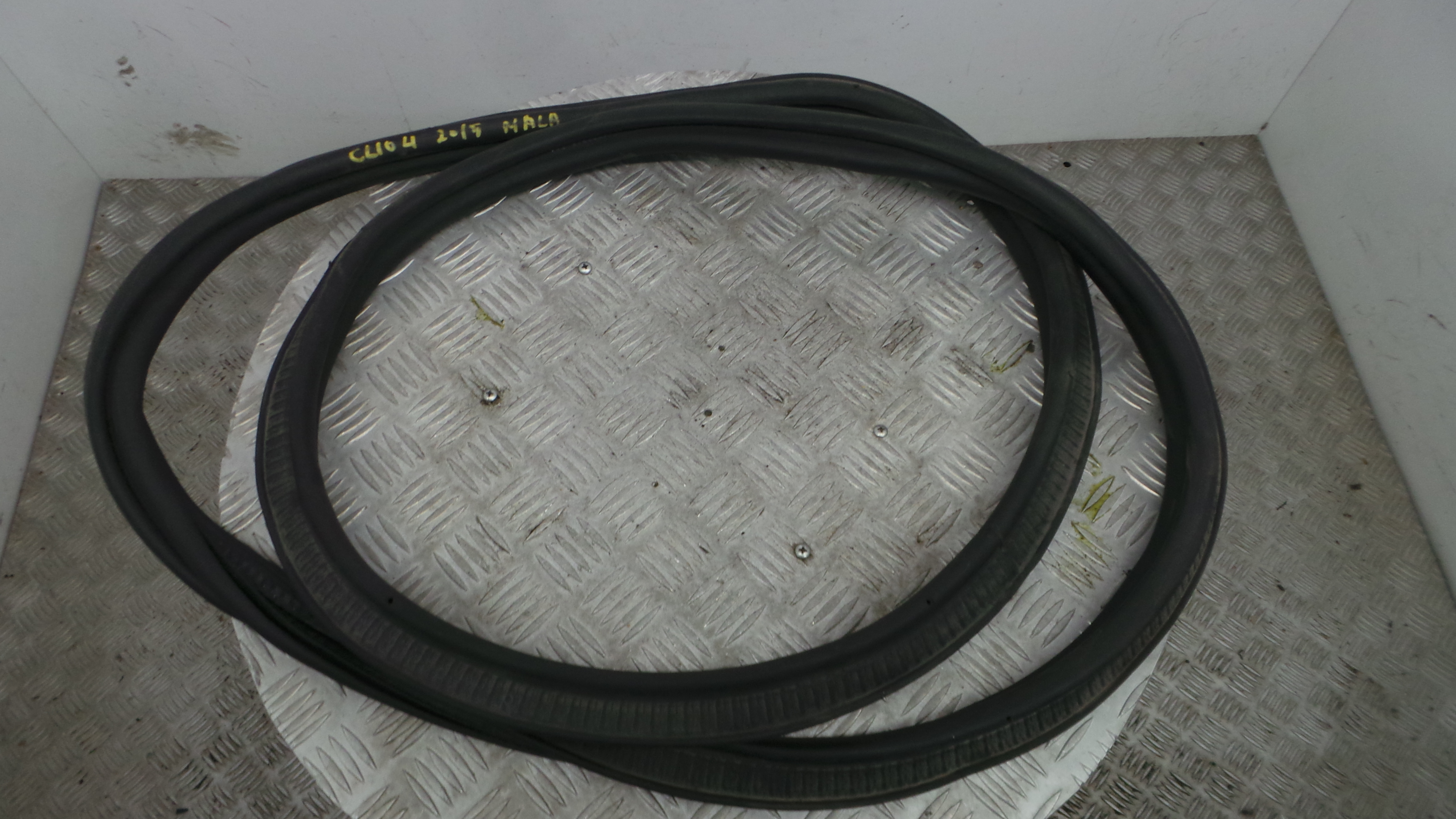 Borracha Mala  - RENAULT CLIO IV (BH_)-38370349