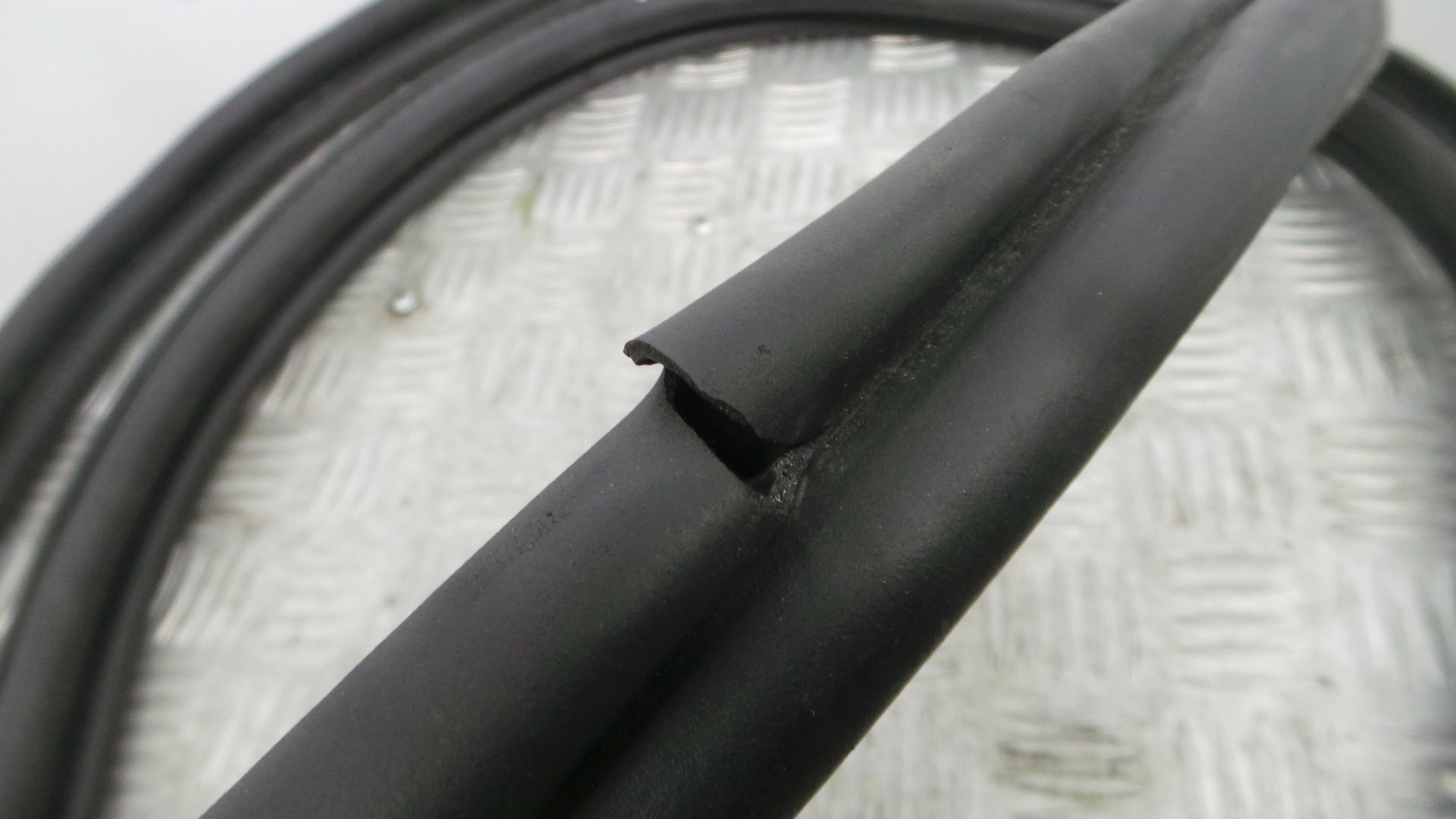 Borracha Mala - RENAULT CLIO IV (BH_)-38370351