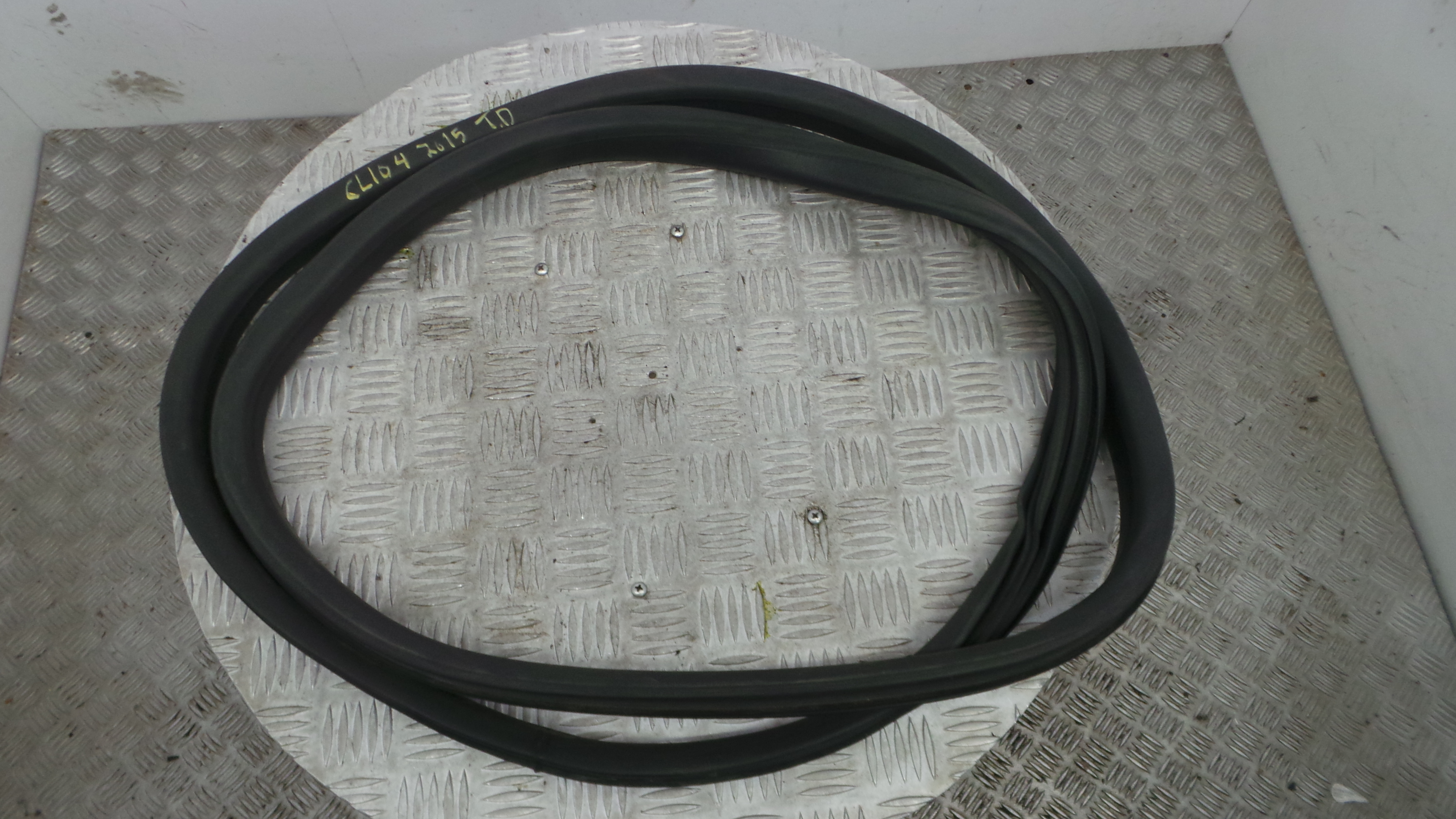 Borracha Porta Tras Direita - RENAULT CLIO IV (BH_)-38370356 Borracha Porta Tras Direita - RENAULT CLIO IV (BH_)-38370356