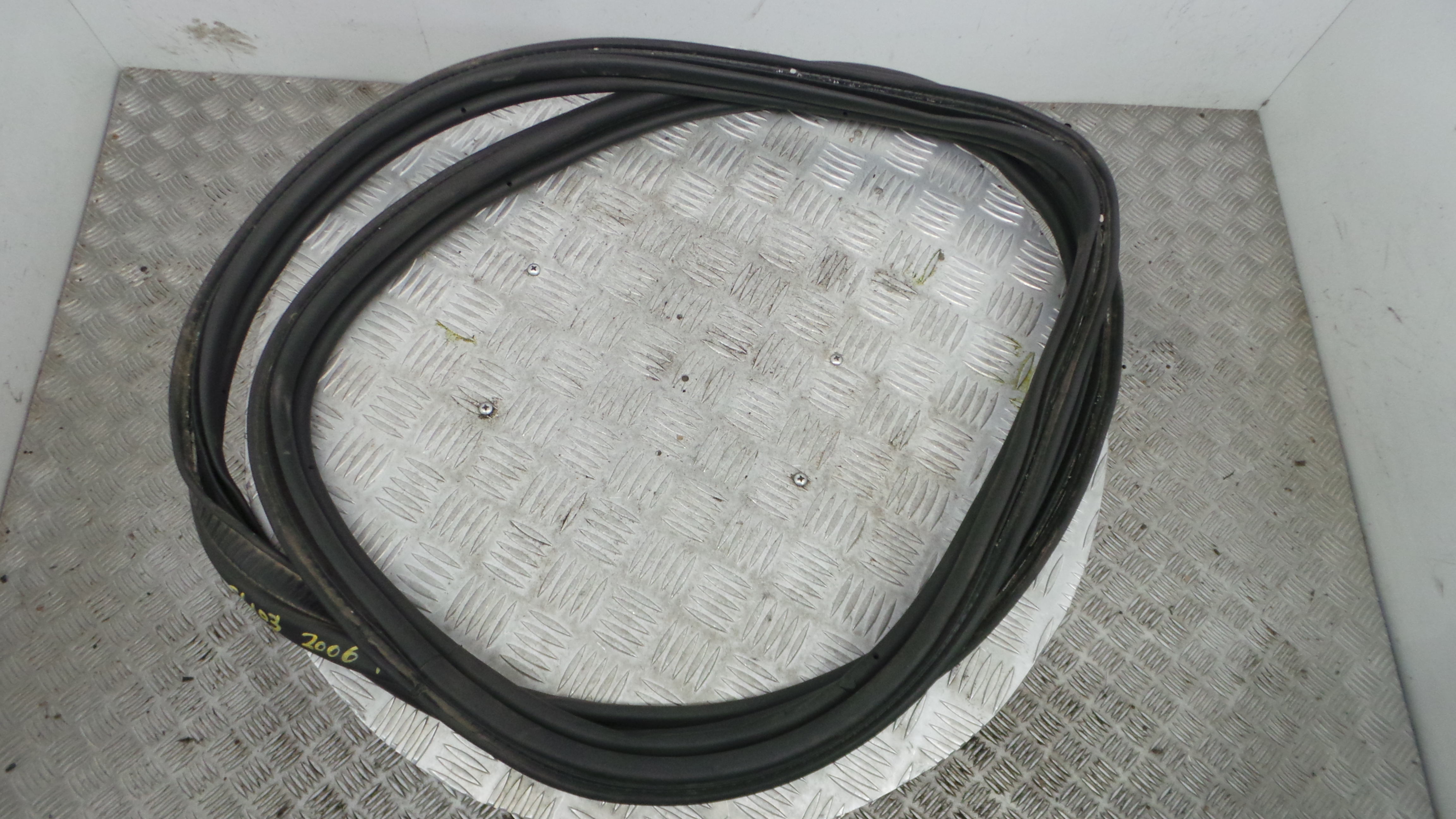 Borracha Mala  - RENAULT CLIO III (BR0/1, CR0/1)-38370394