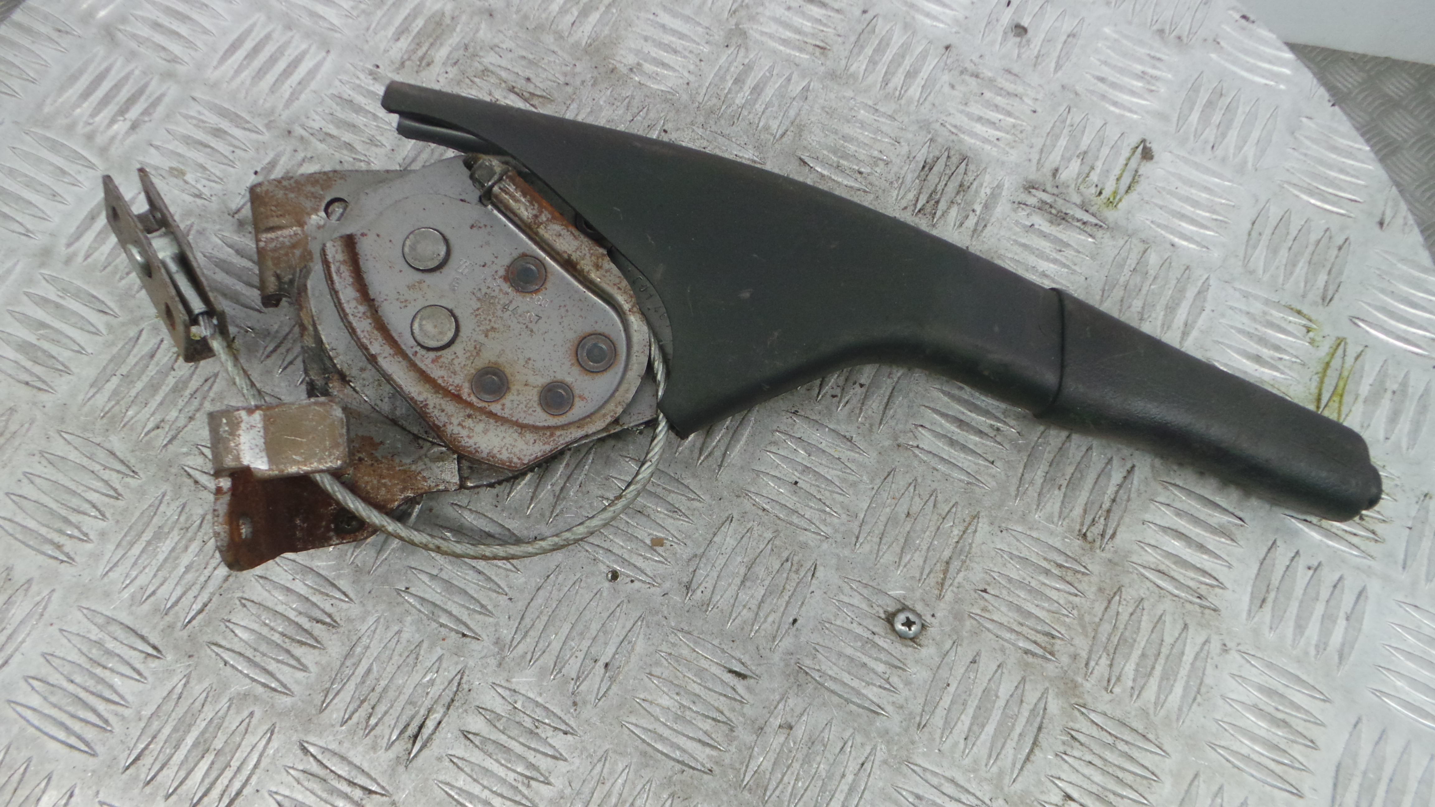 Travão de Mão  8200701800 - RENAULT CLIO III (BR0/1, CR0/1)-38370428