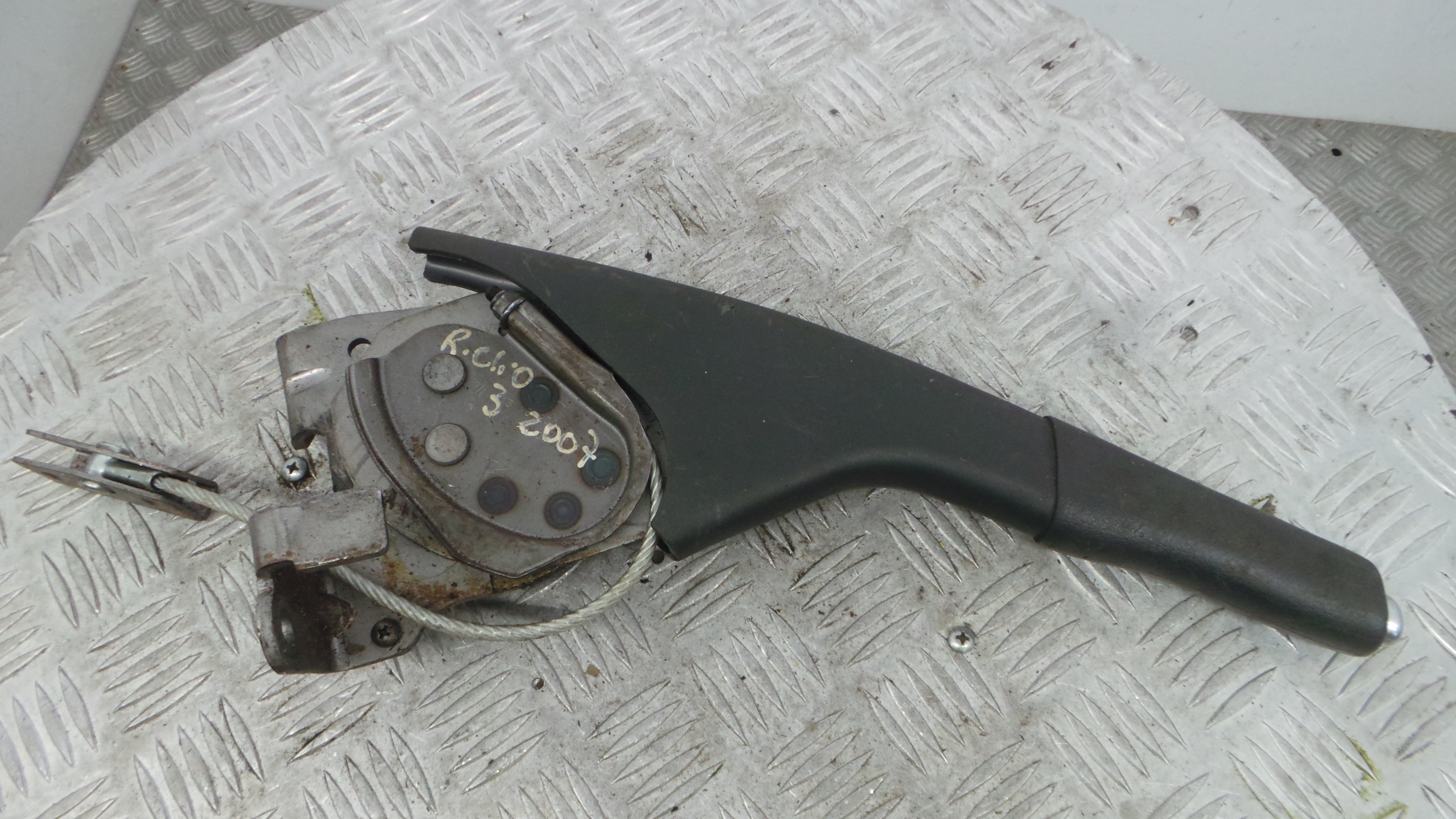 Travão de Mão  8200701804 - RENAULT CLIO III (BR0/1, CR0/1)-38370441