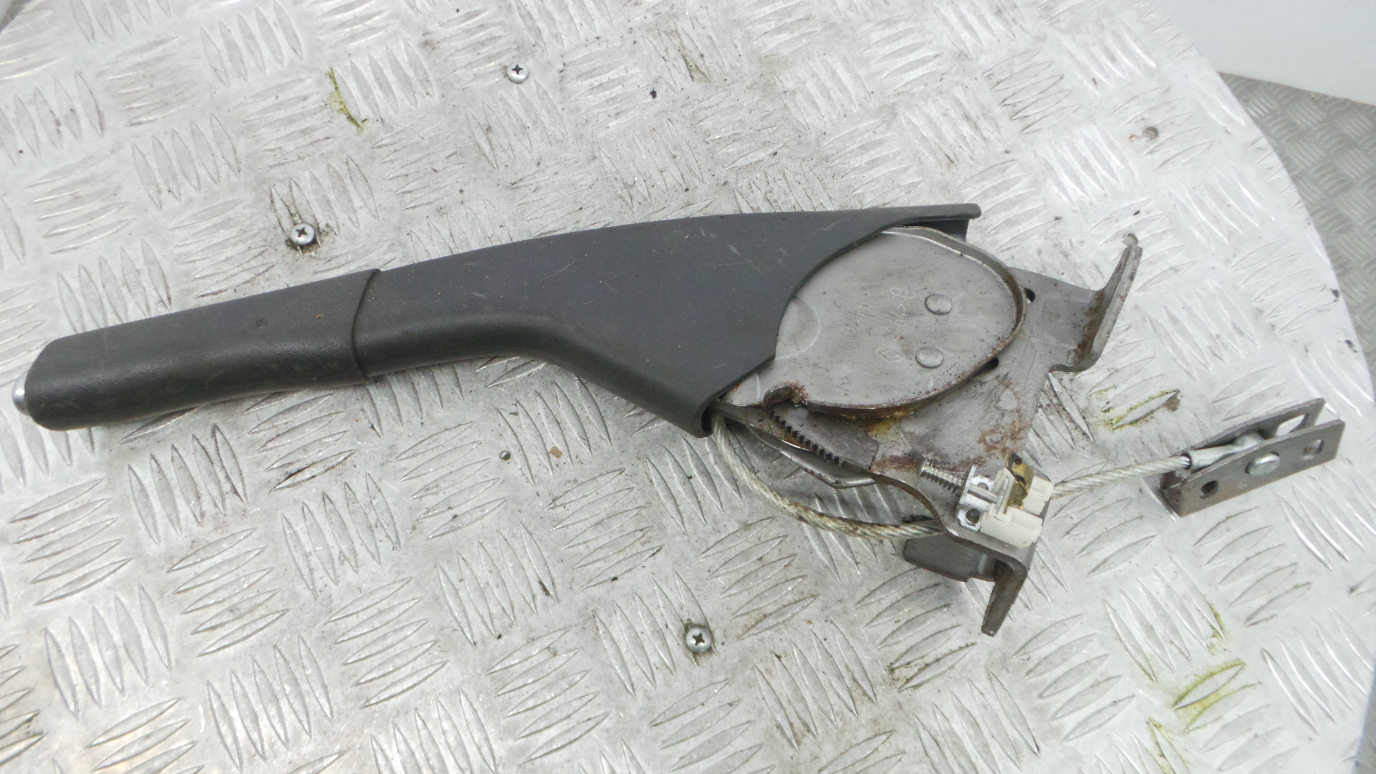 Travão de Mão 8200701804 - RENAULT CLIO III (BR0/1, CR0/1)-38370441