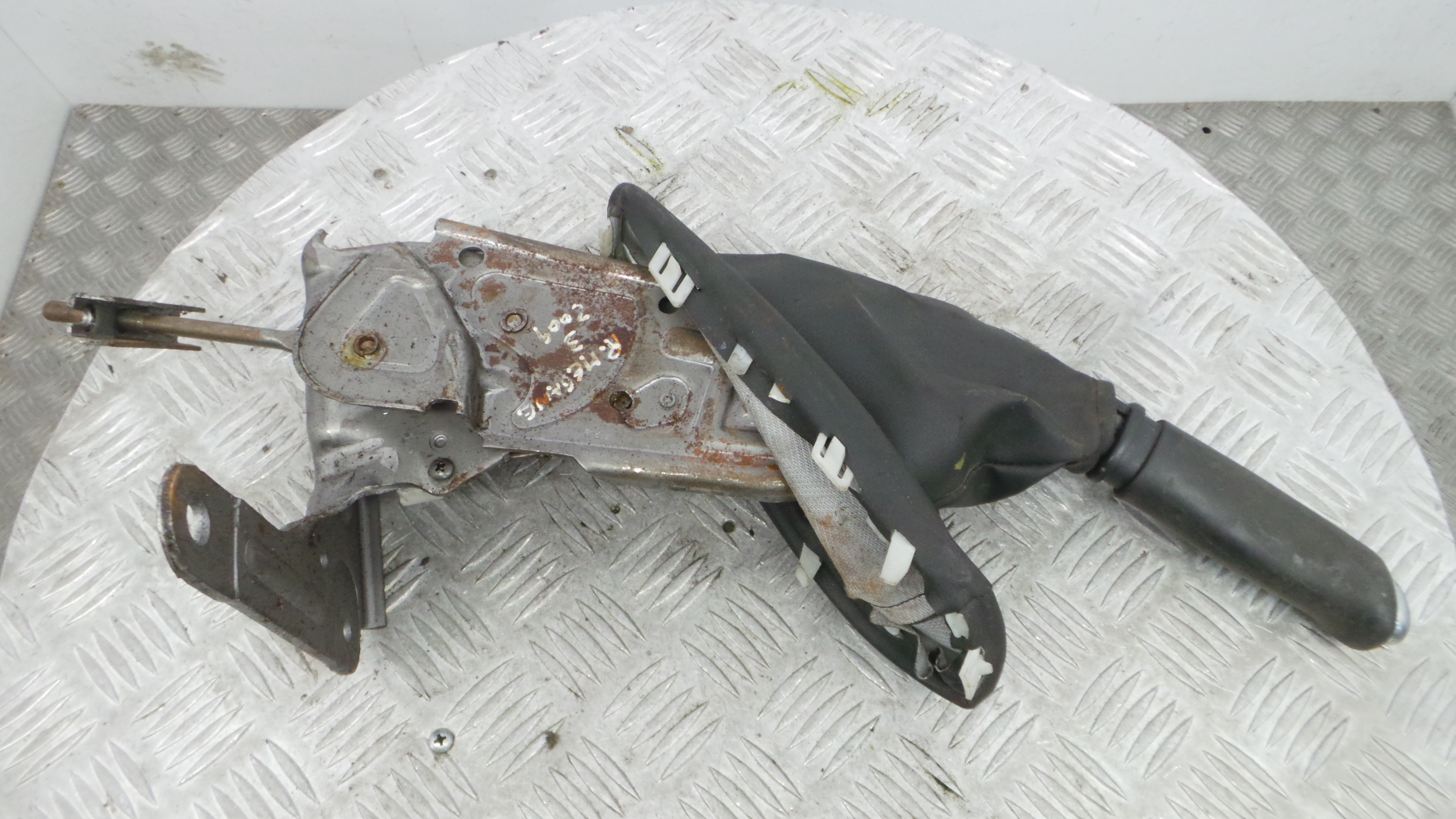 Travão de Mão   - RENAULT MEGANE III Hatchback (BZ0/1_, B3_)-38370452