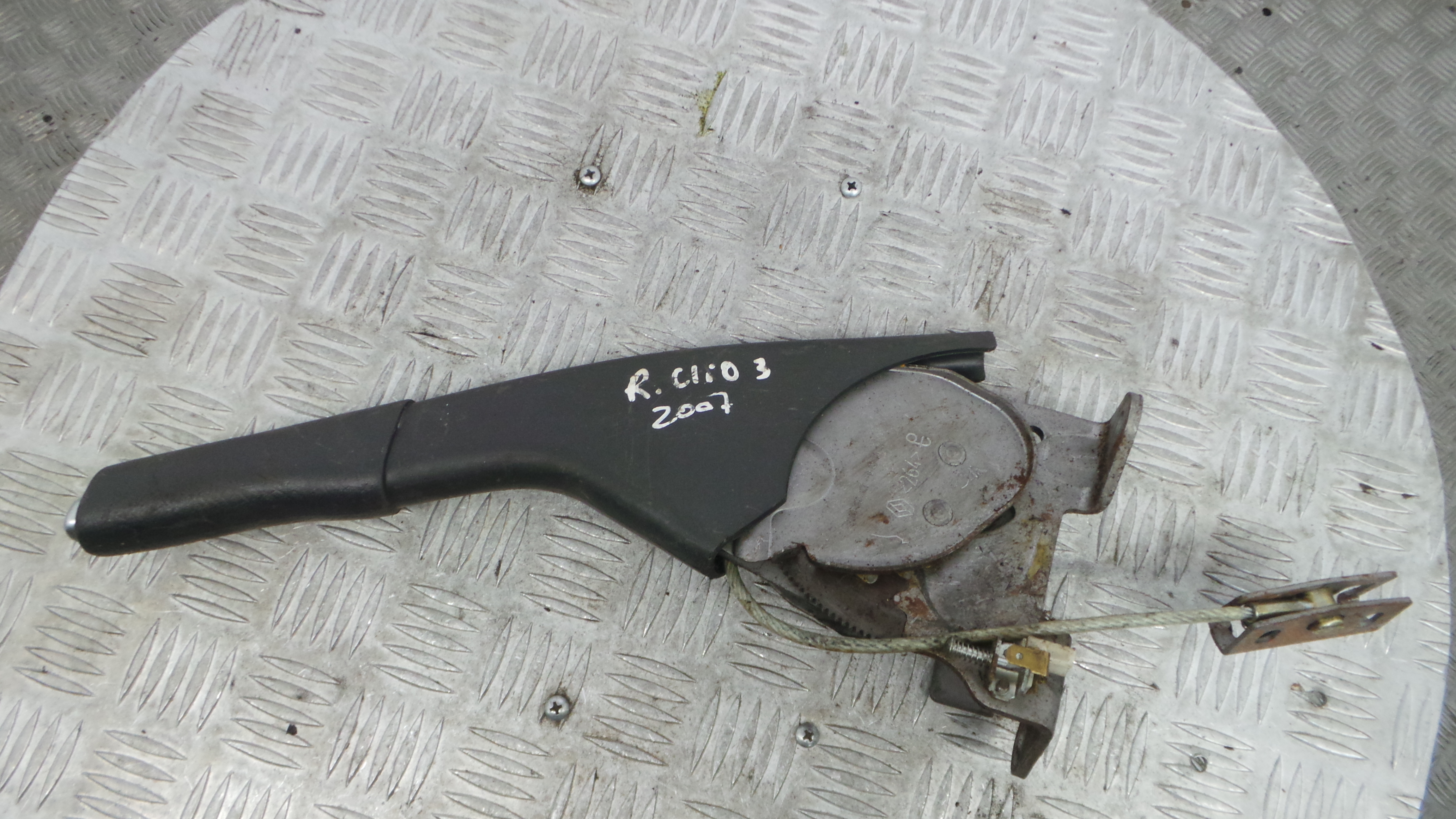 Travão de Mão  8200370321 - RENAULT CLIO III (BR0/1, CR0/1)-38370455