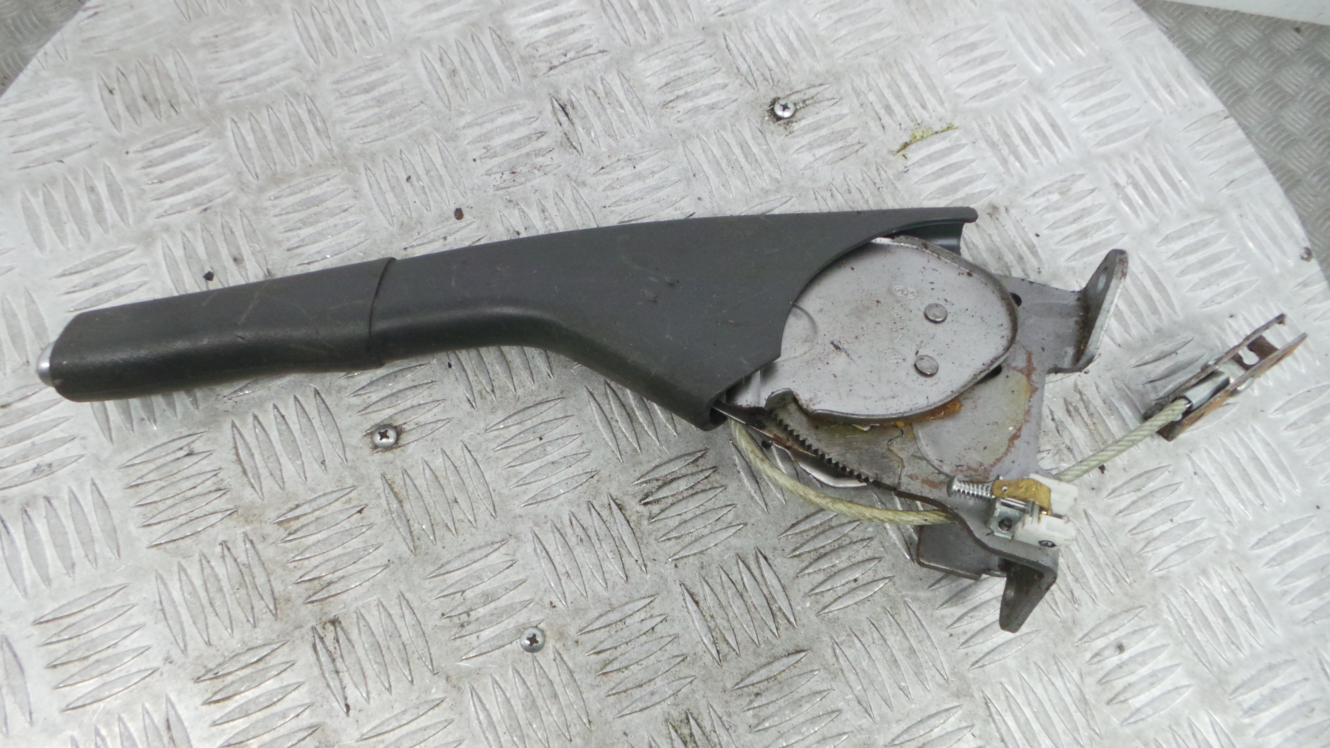 Travão de Mão 8200964758 - RENAULT CLIO III (BR0/1, CR0/1)-38370477