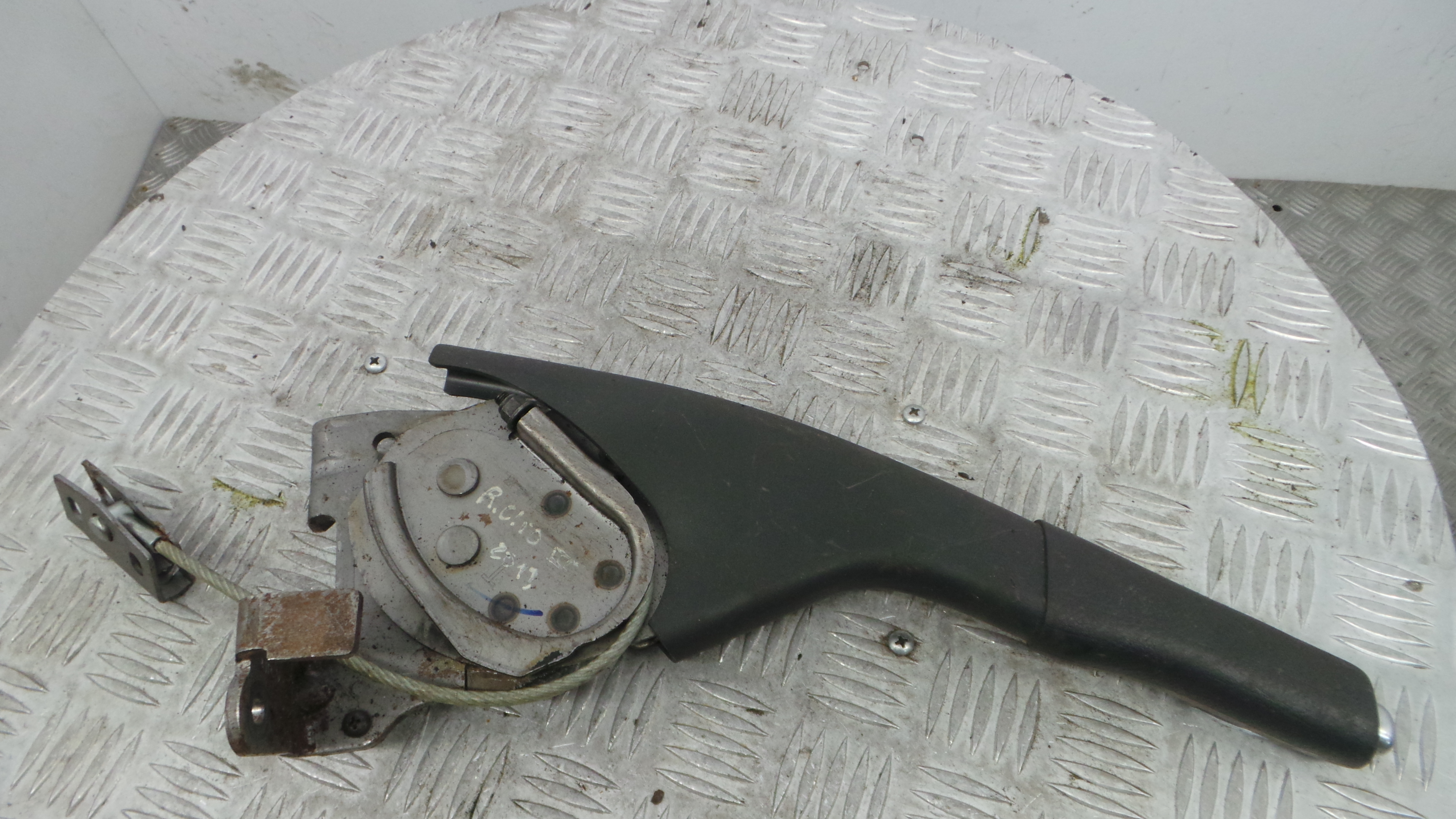 Travão de Mão  8200964758 - RENAULT CLIO III (BR0/1, CR0/1)-38370509