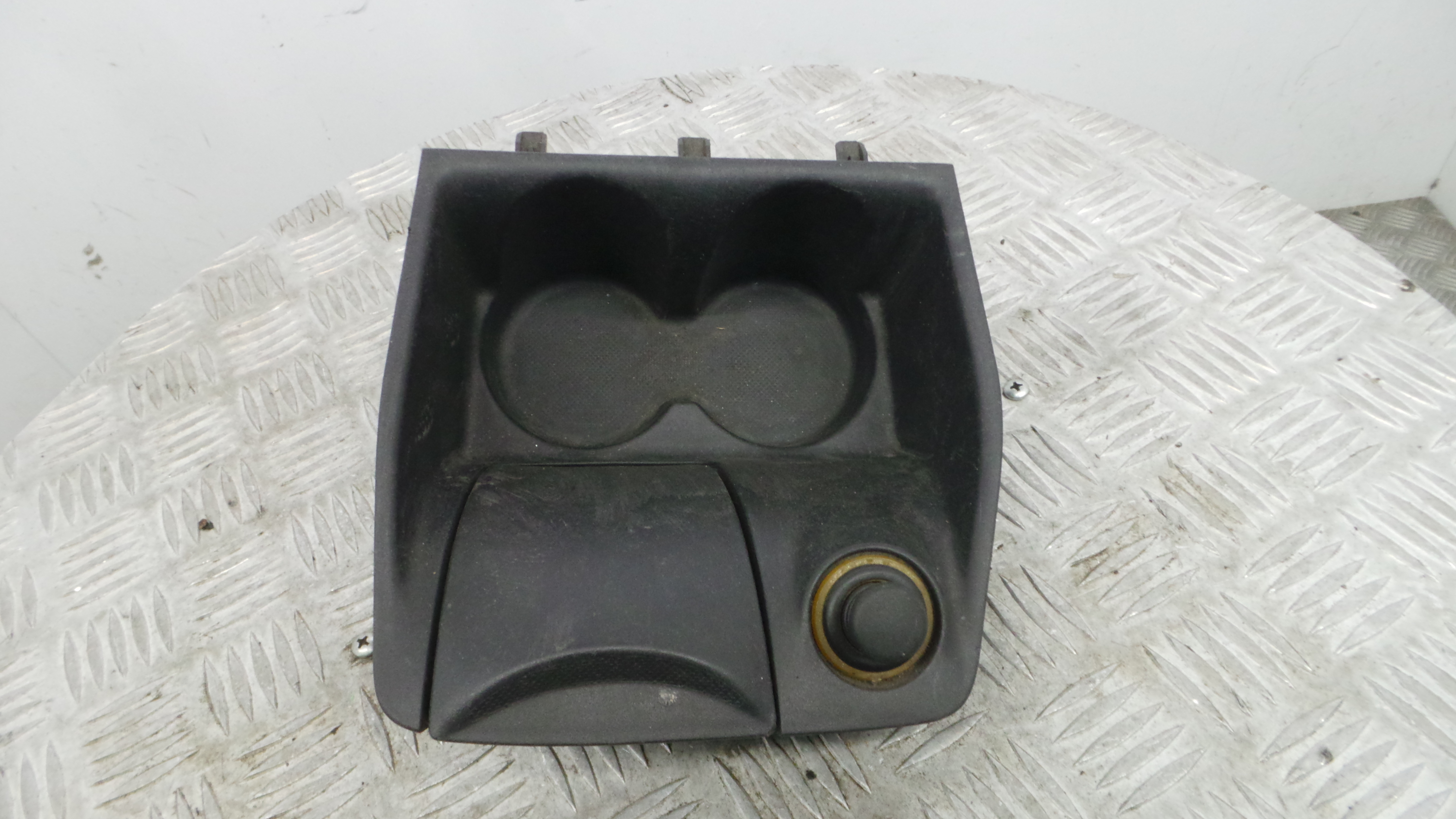 Cinzeiro 8200152201 - RENAULT CLIO II (BB_, CB_), CLIO Mk II (BB_, CB_)-38370568