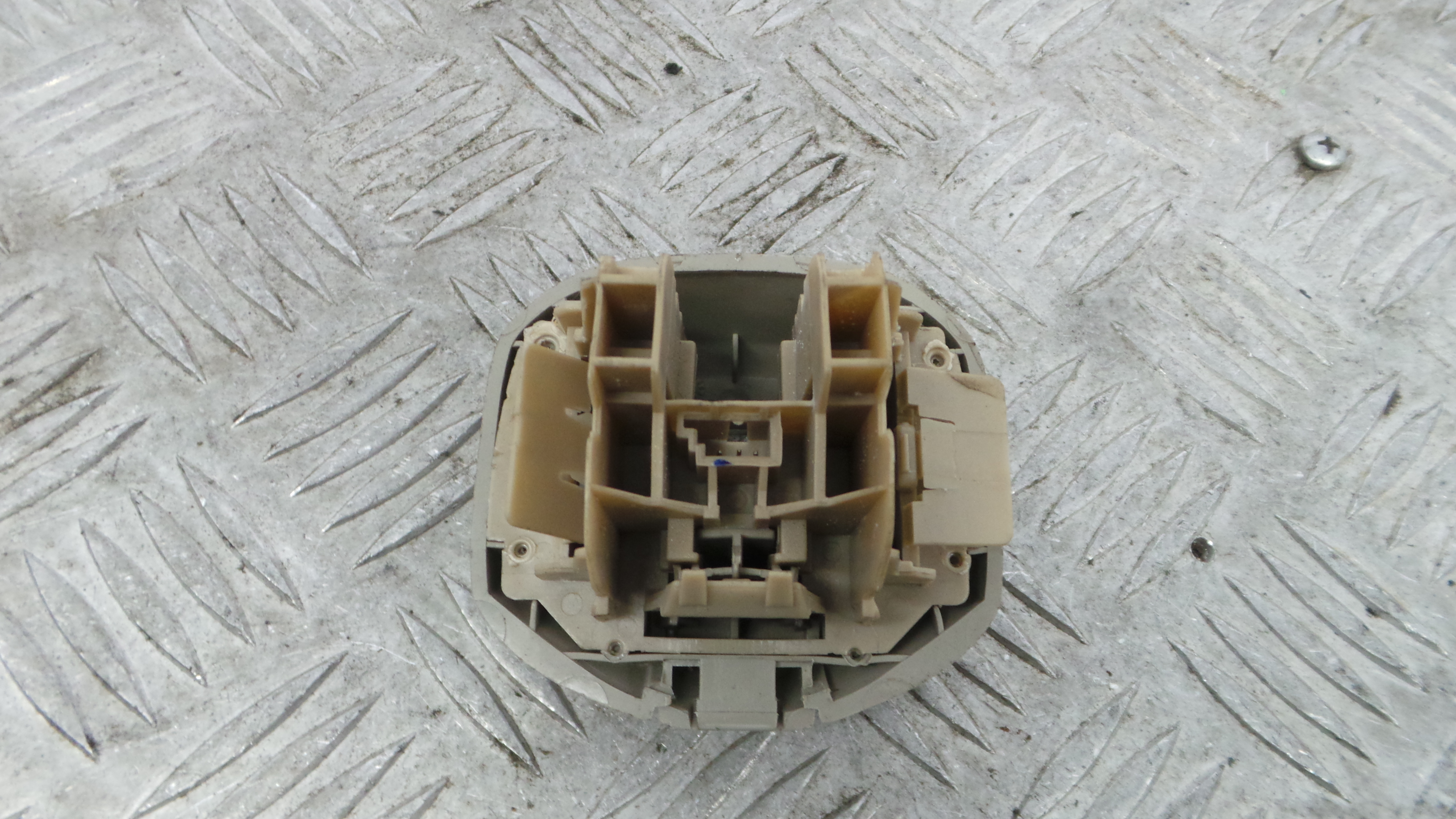 Suporte Pala Sol 8200356884 - RENAULT CLIO III (BR0/1, CR0/1)-38370572