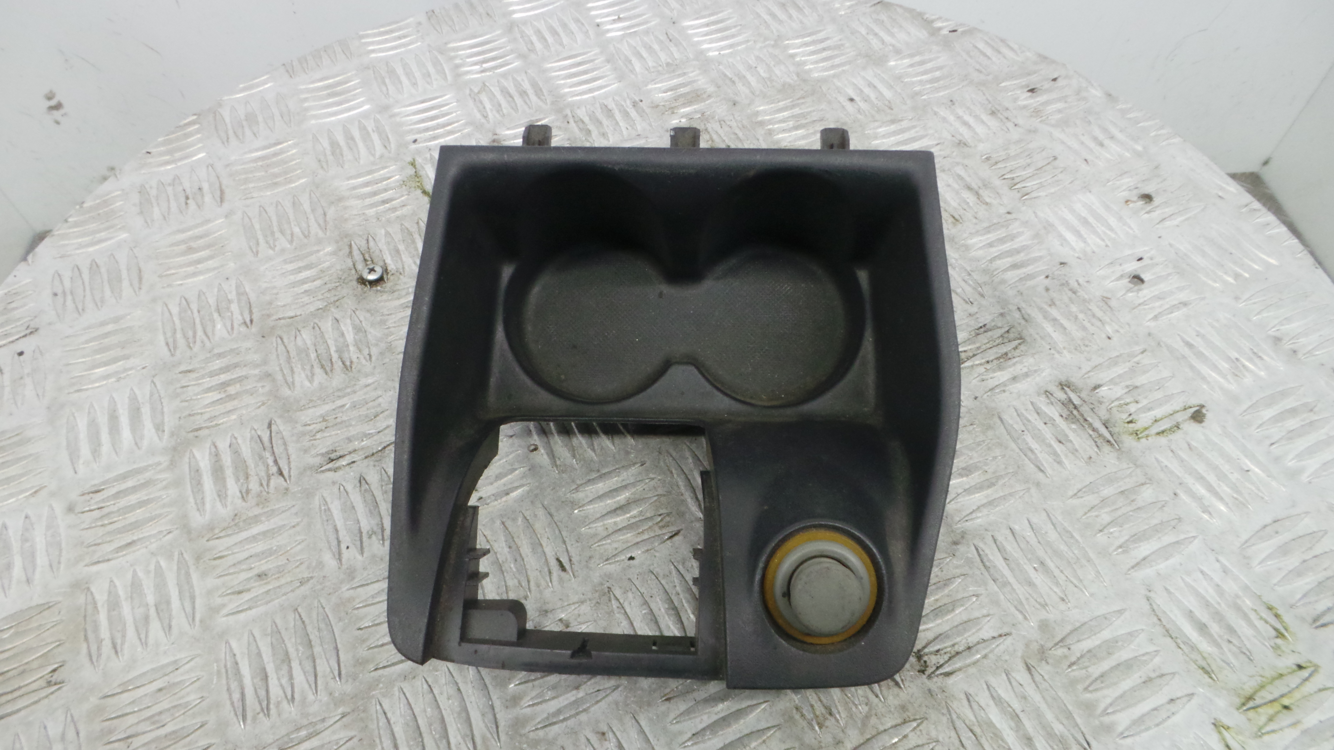 Suporte para copos para o carro 8200152201 - RENAULT CLIO II (BB_, CB_), CLIO Mk II (BB_, CB_)-38370593 Suporte para copos para o carro 8200152201 - RENAULT CLIO II (BB_, CB_), CLIO Mk II (BB_, CB_)-38370593