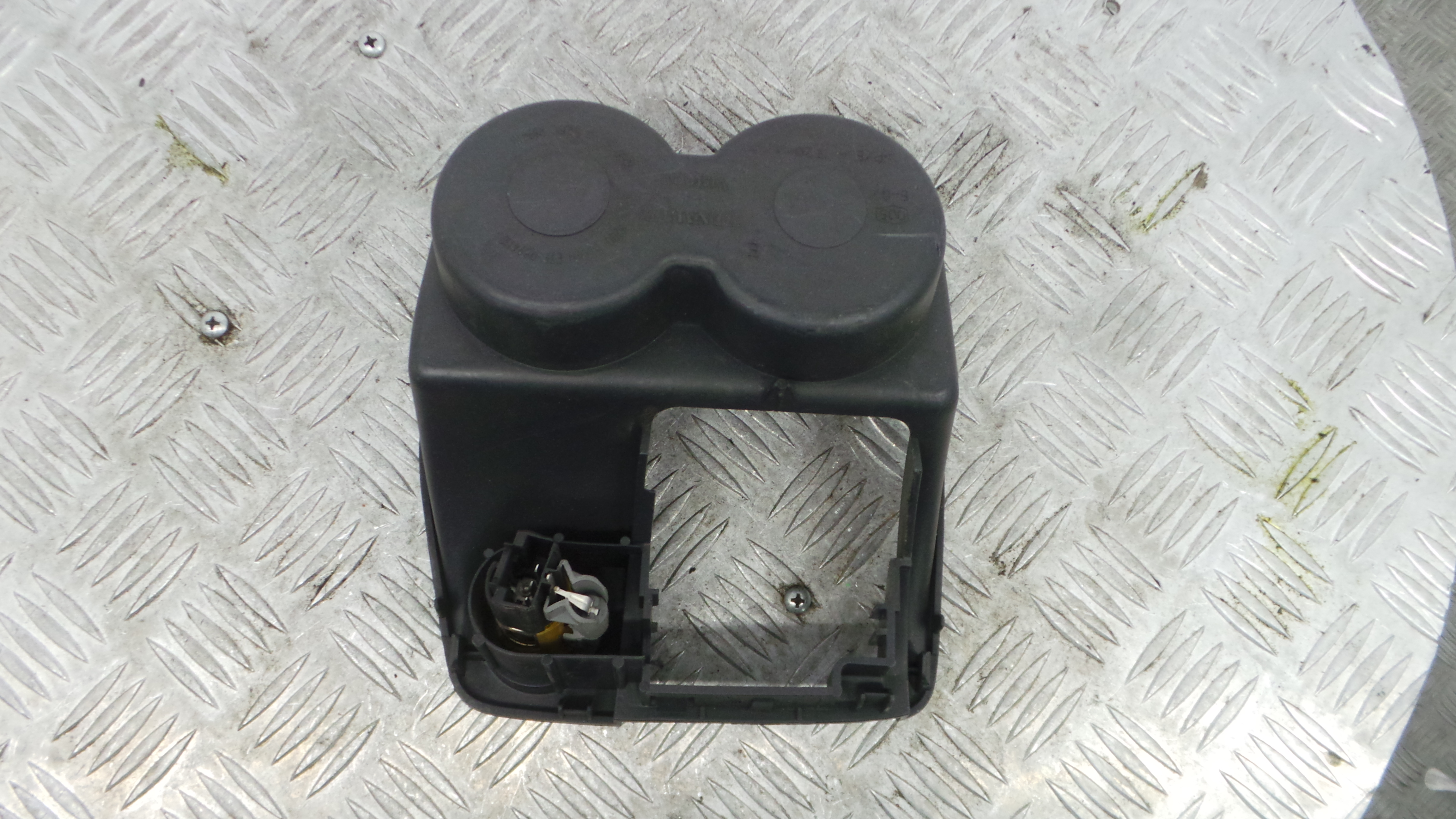 Suporte para copos para o carro 8200152201 - RENAULT CLIO II (BB_, CB_), CLIO Mk II (BB_, CB_)-38370593