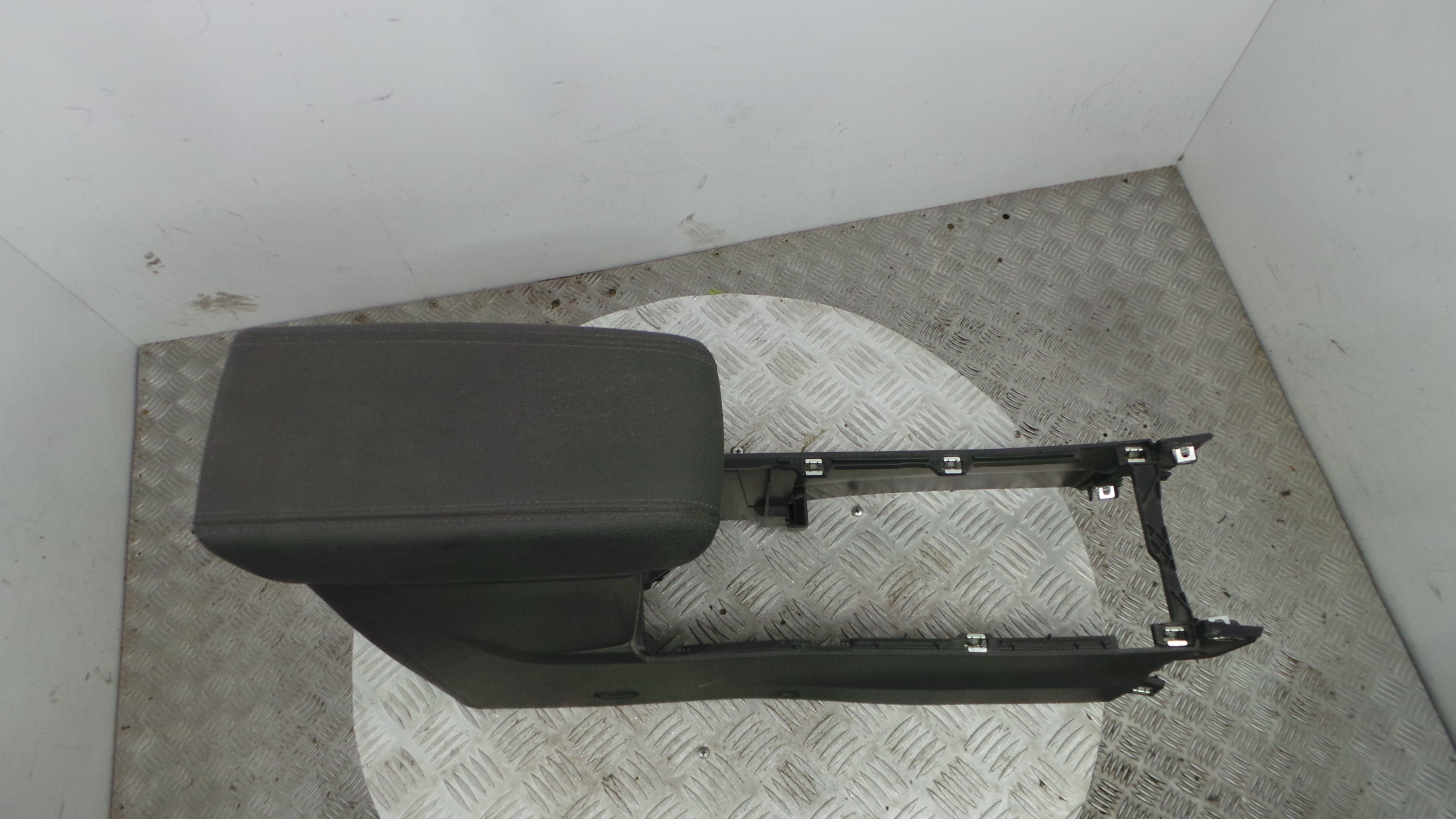 Apoio de Braço 969158883R - RENAULT CLIO V (B7_)-38370632