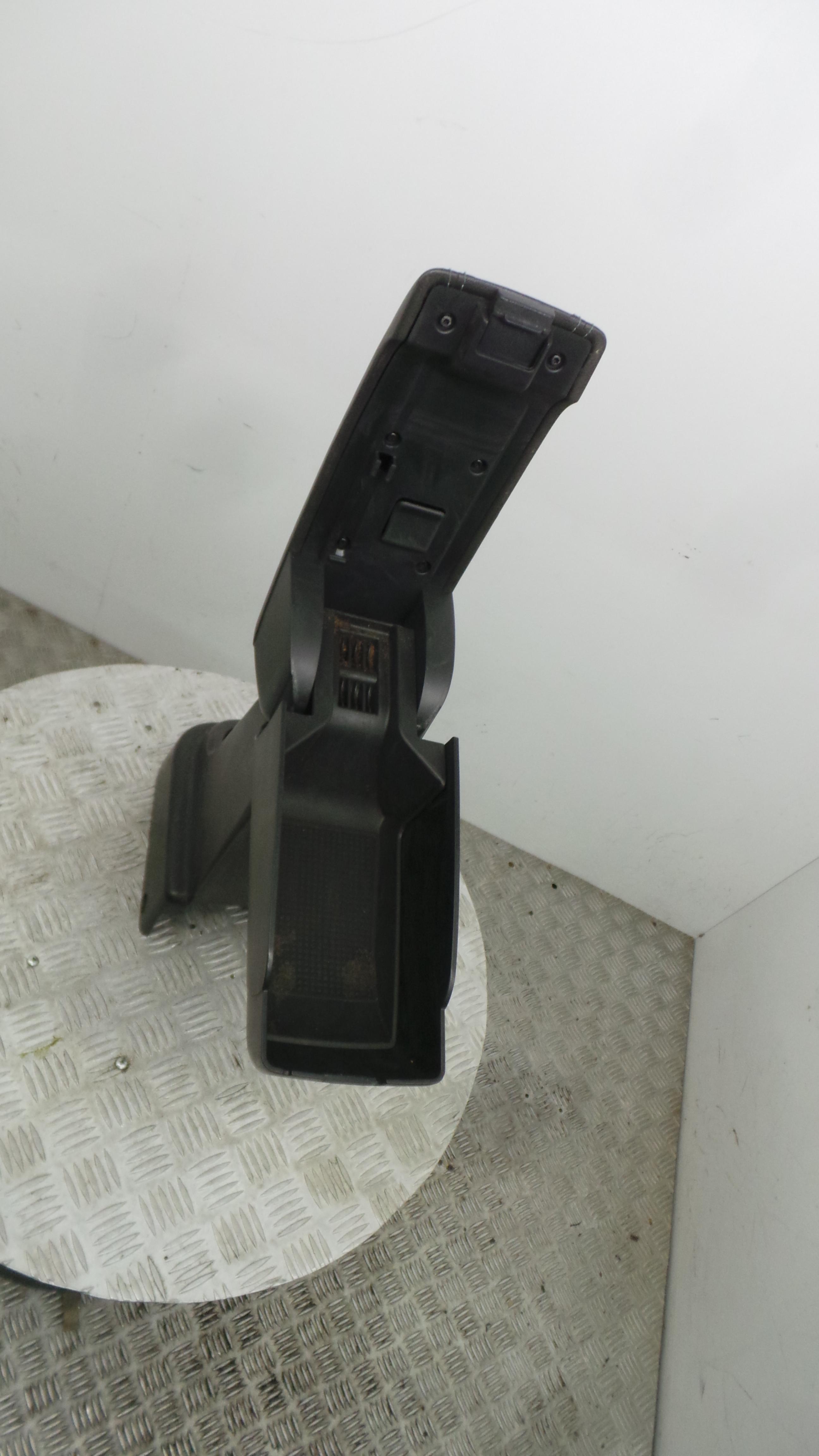 Apoio de Braço 8201507421 - RENAULT CLIO IV (BH_)-38370639