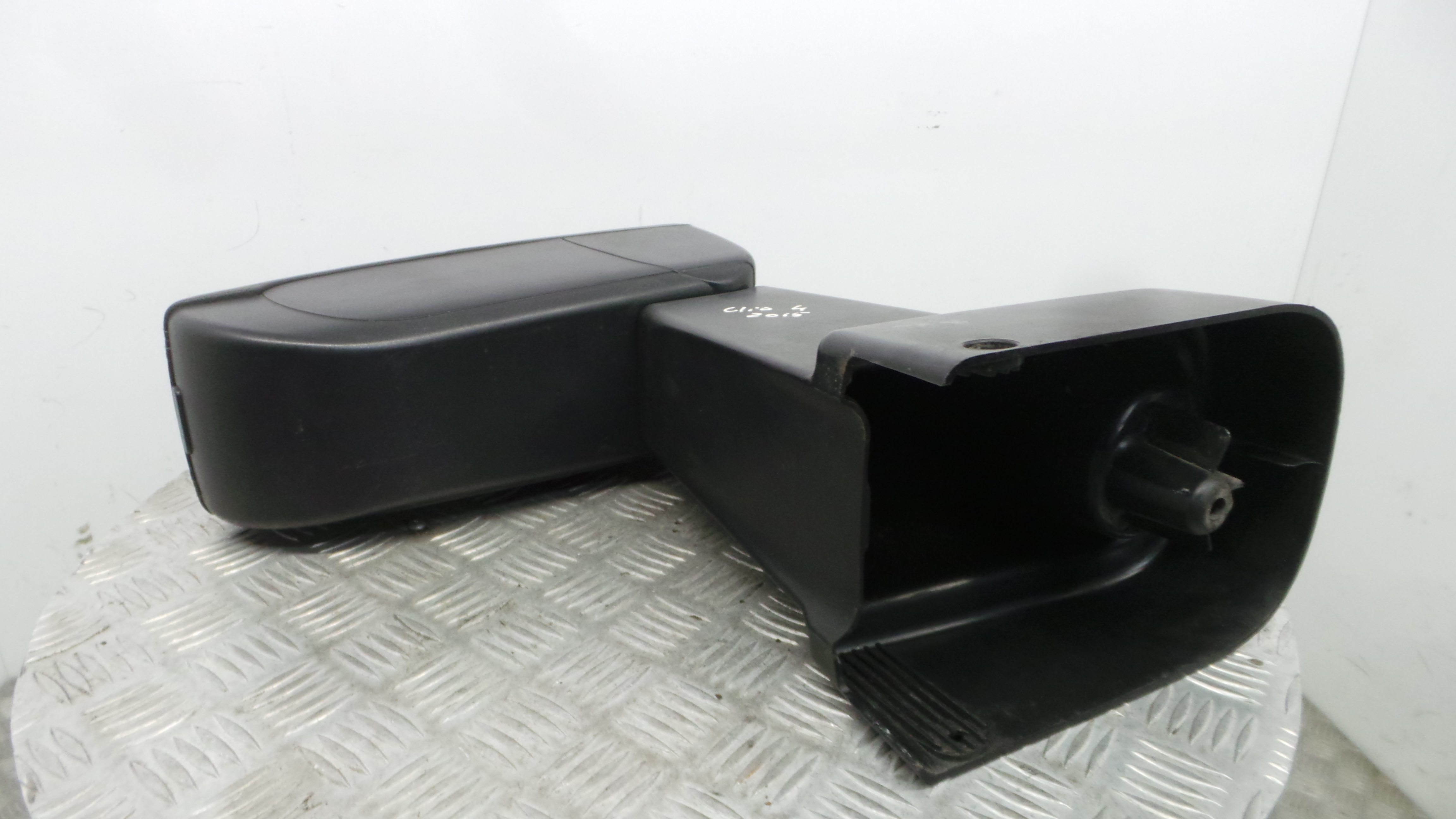 Apoio de Braço 8201507421 - RENAULT CLIO IV (BH_)-38370639