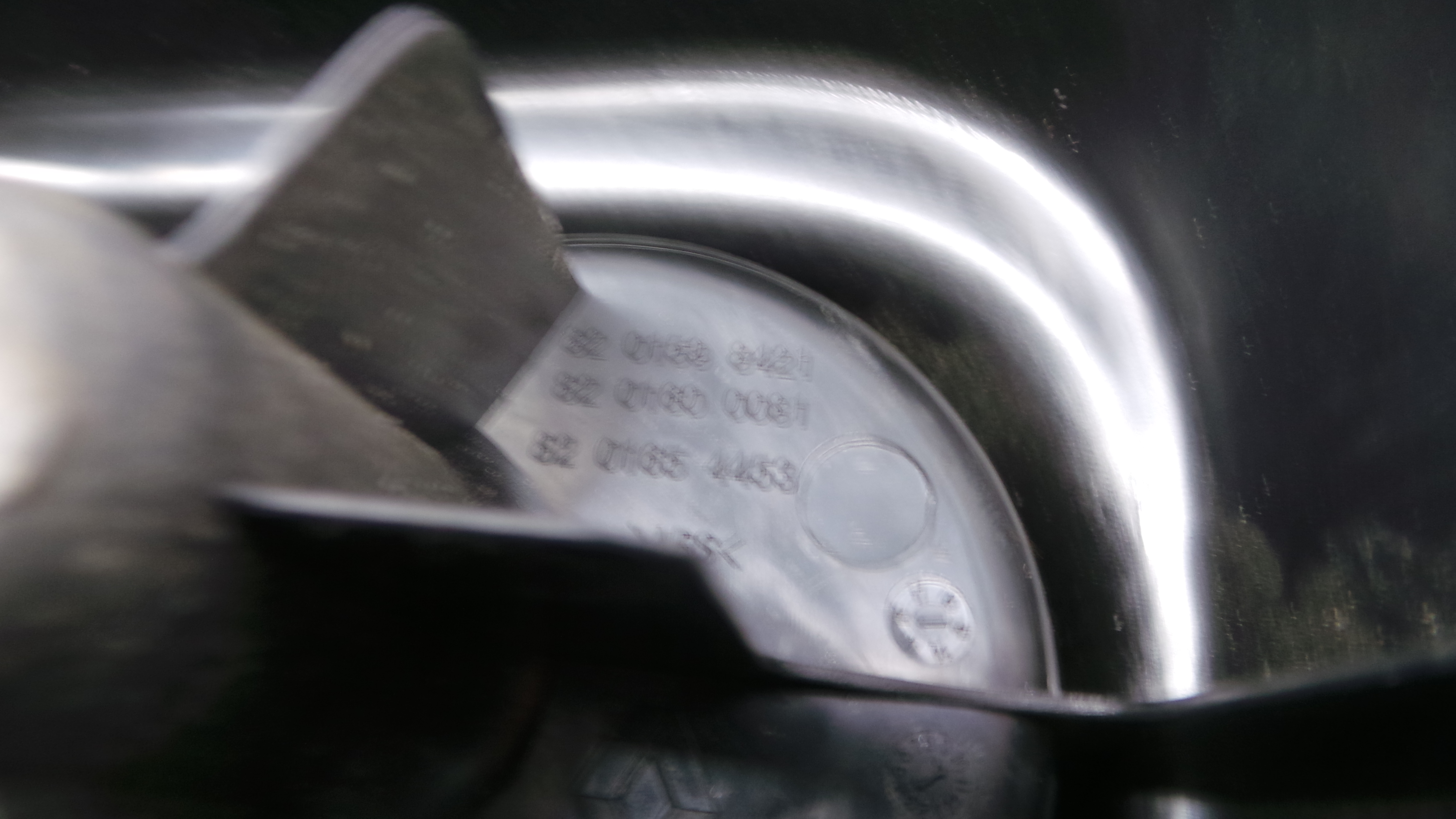 Apoio de Braço 8201507421 - RENAULT CLIO IV (BH_)-38370639