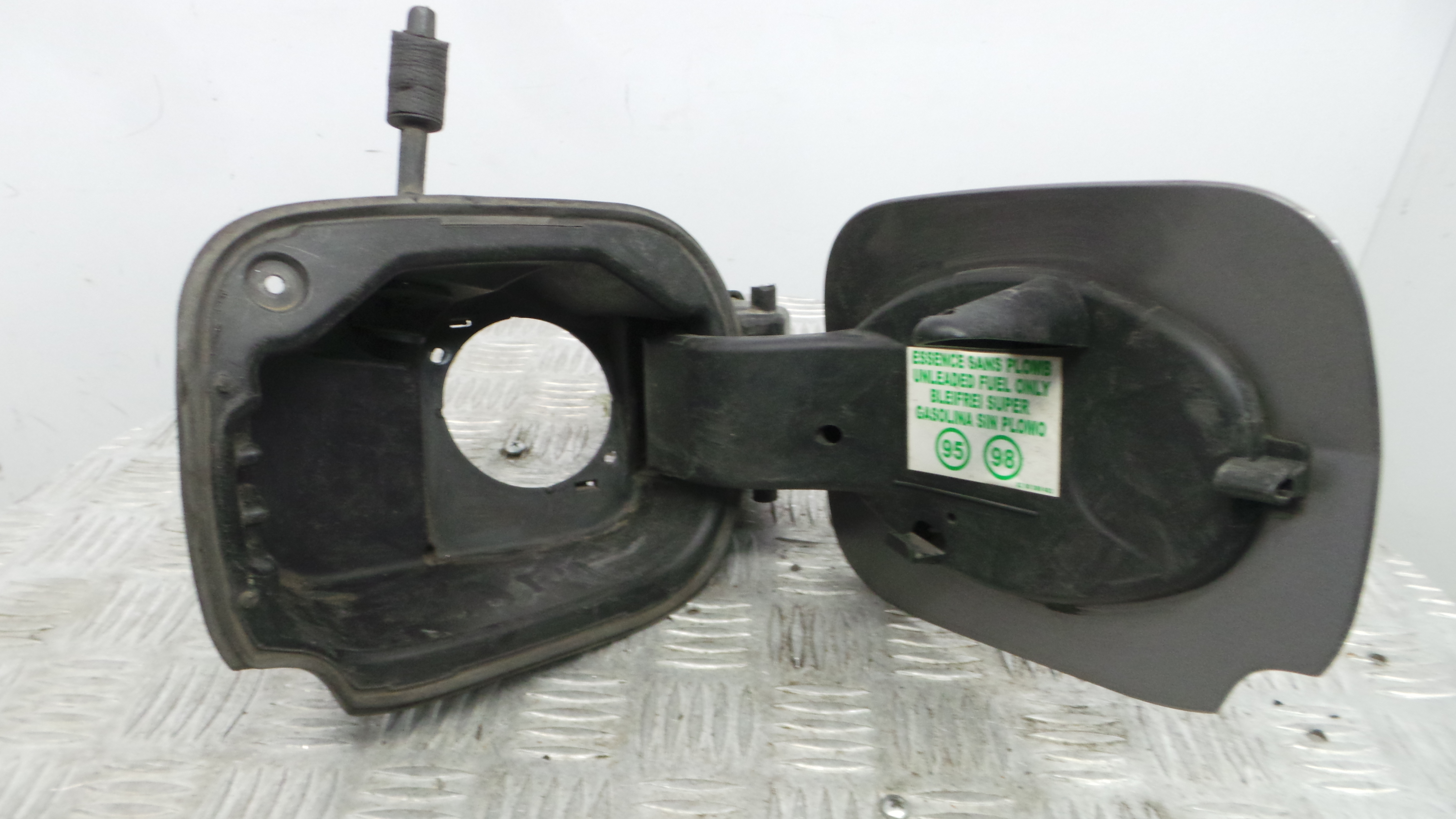 Tampão de Combustivel 8200383466 - RENAULT CLIO III (BR0/1, CR0/1)-38370650