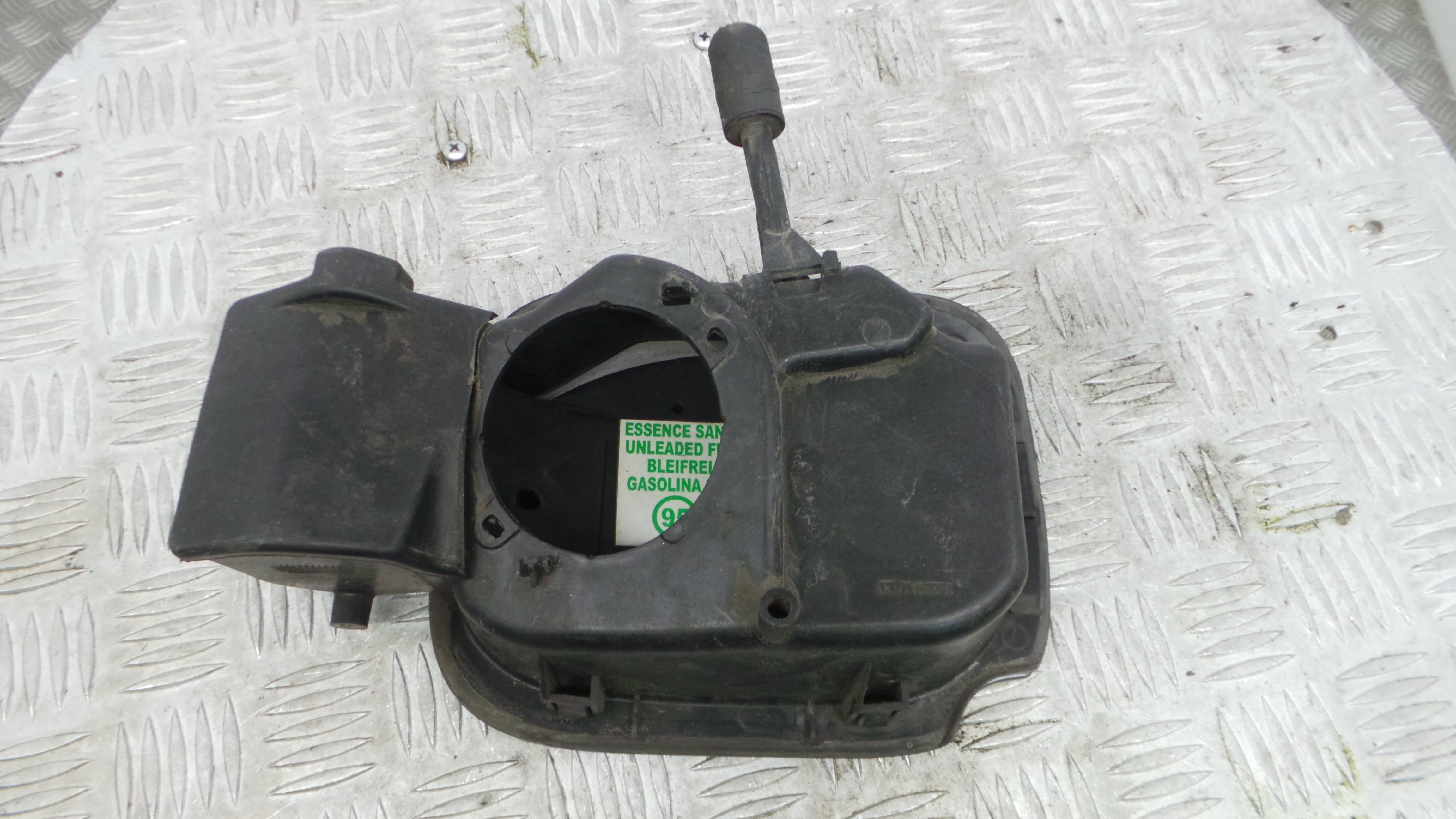 Tampão de Combustivel 8200383466 - RENAULT CLIO III (BR0/1, CR0/1)-38370650