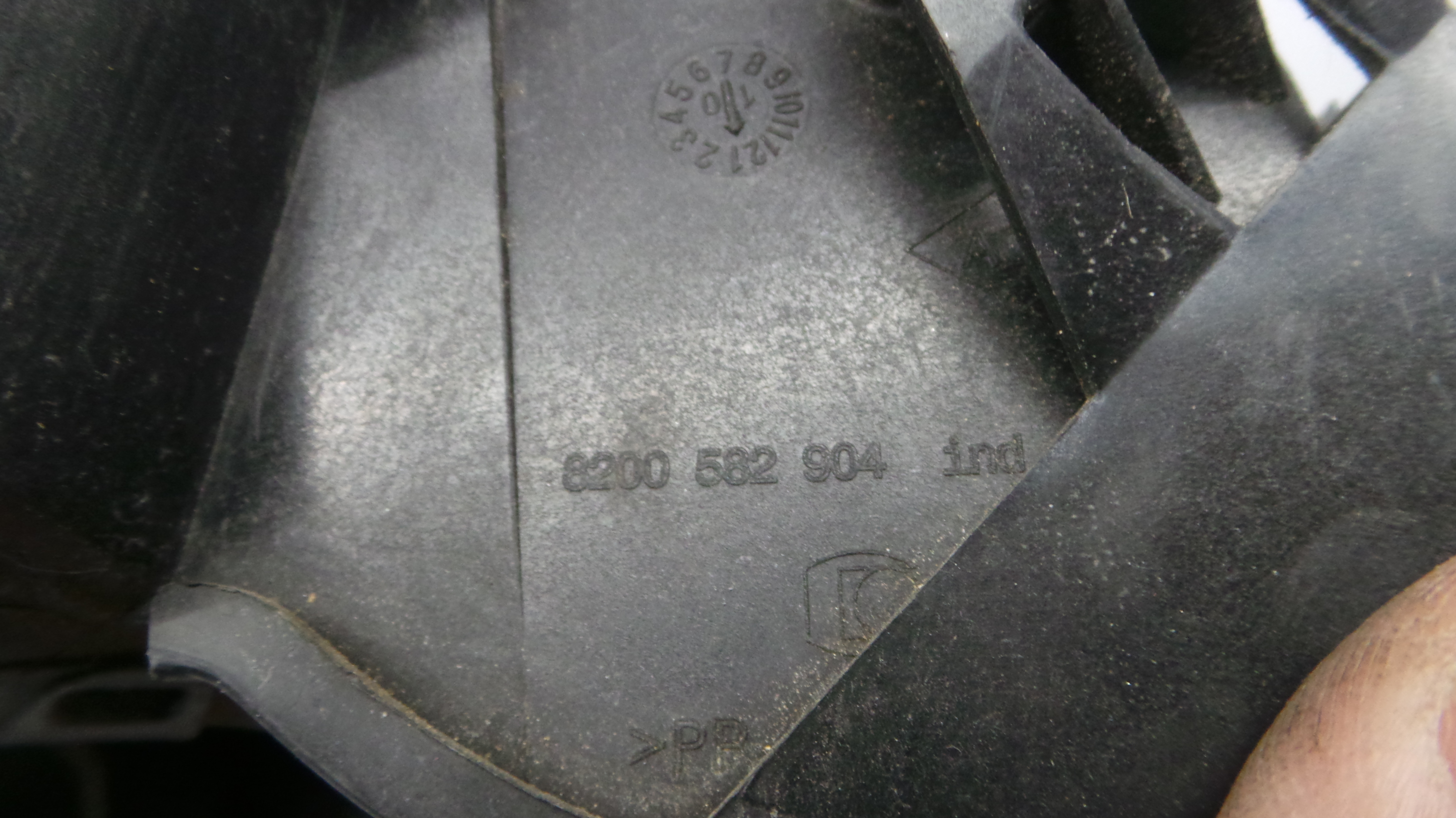 Tampão de Combustivel 8200582904 - RENAULT CLIO III Grandtour (KR0/1_), CLIO III Sportour (KR0/1_)-38370666