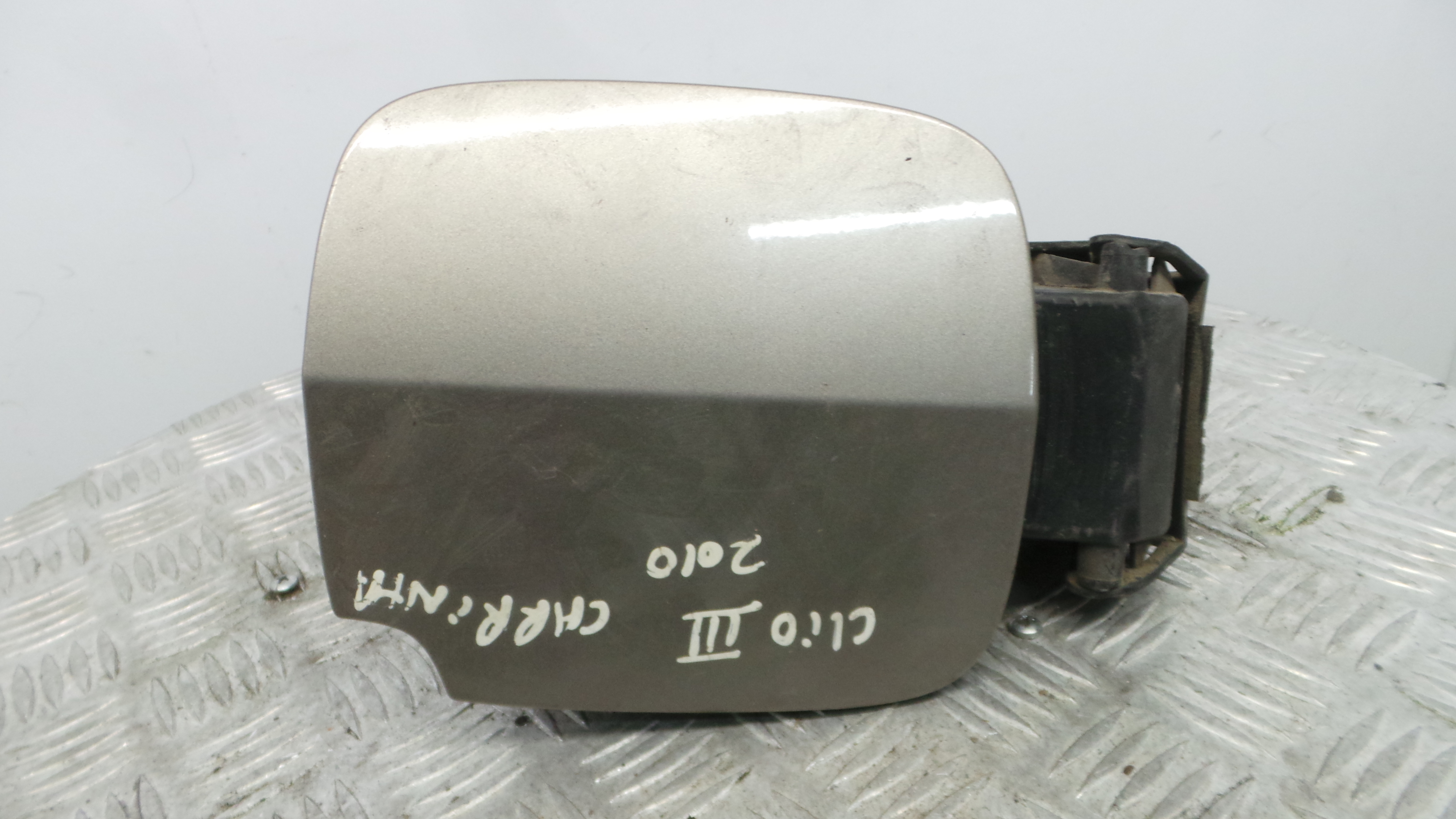 Tampão de Combustivel  8200582904 - RENAULT CLIO III Grandtour (KR0/1_), CLIO III Sportour (KR0/1_)-38370681