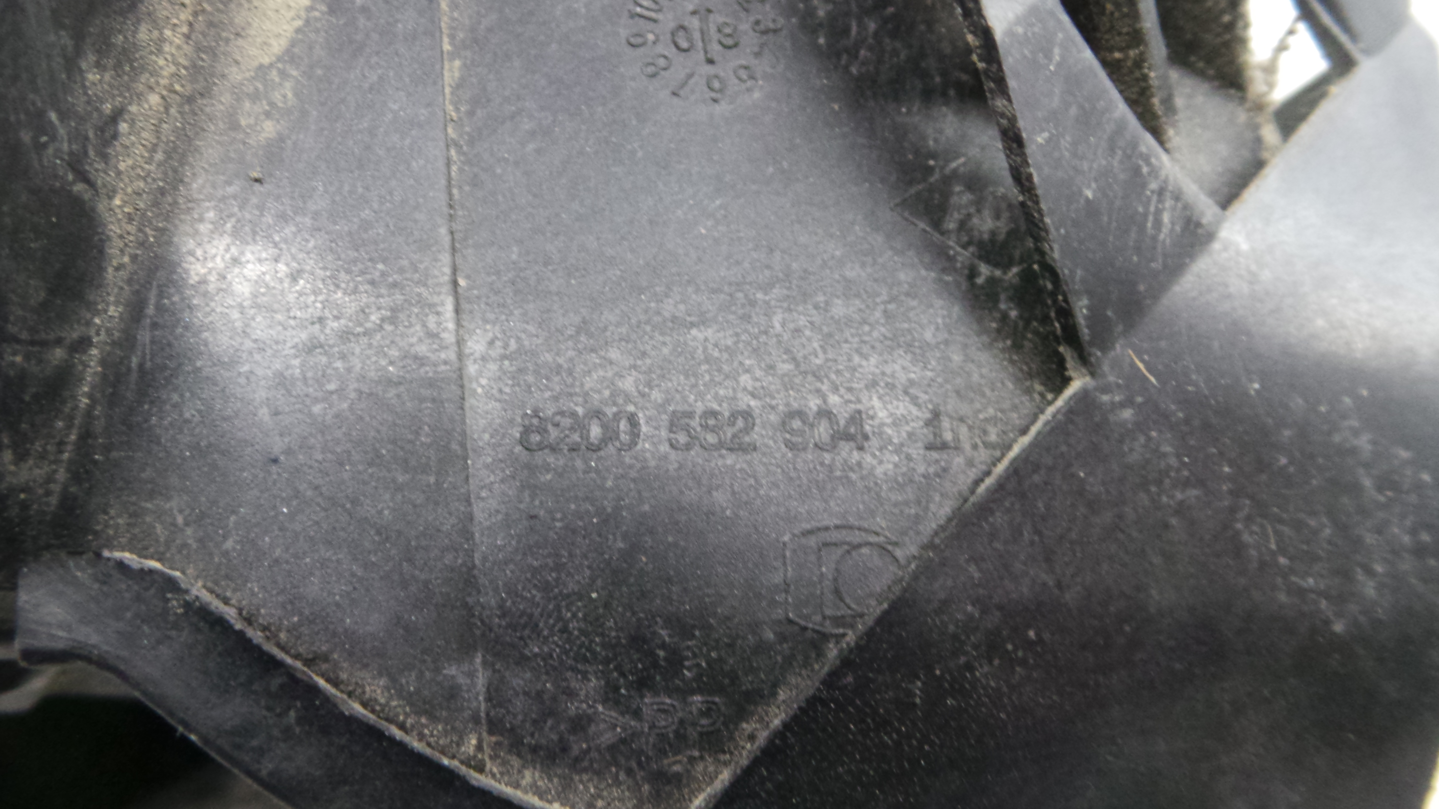 Tampão de Combustivel  8200582904 - RENAULT CLIO III Grandtour (KR0/1_), CLIO III Sportour (KR0/1_)-38370685