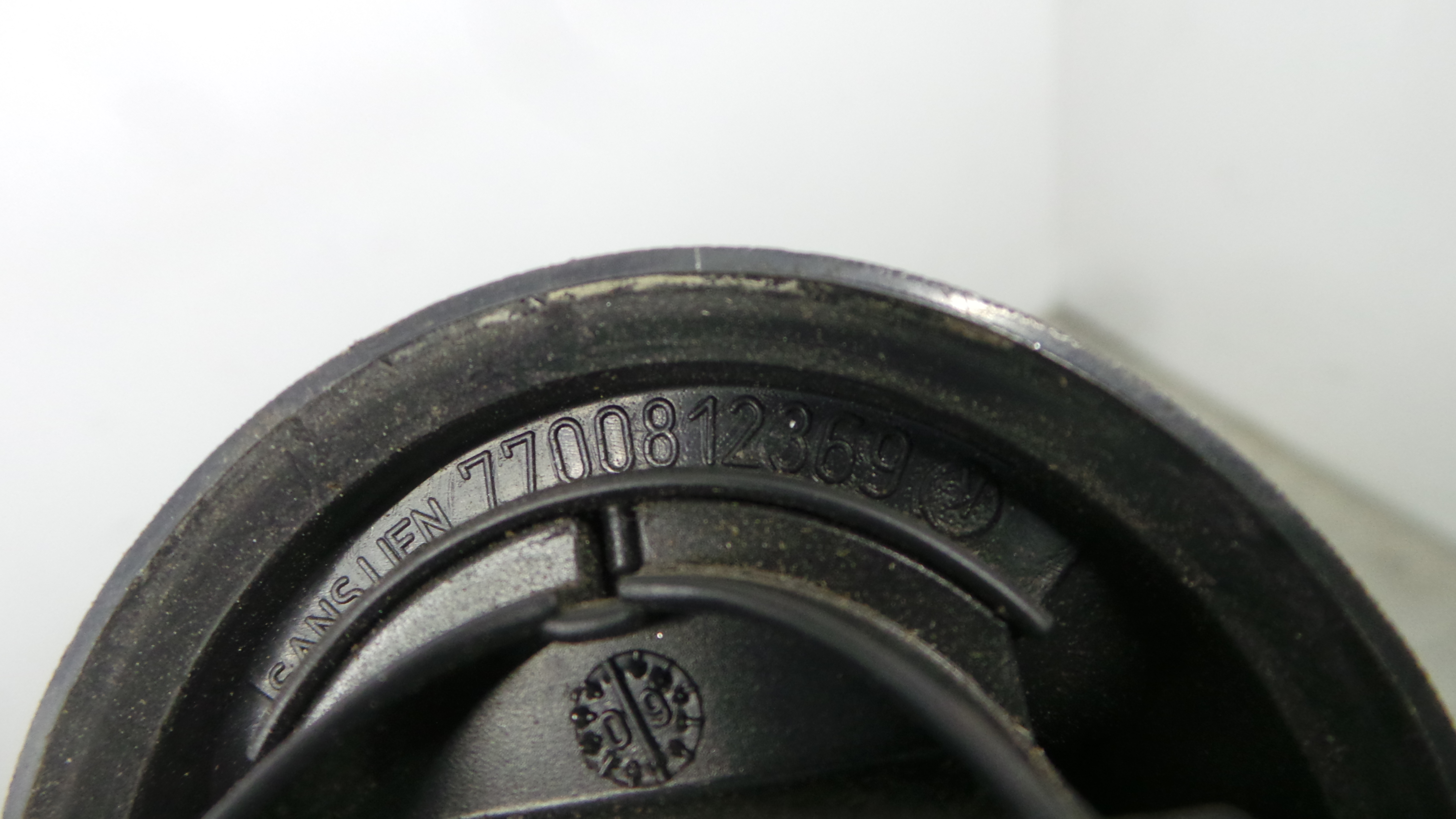 Tampão de Combustivel 7700812369 – RENAULT CLIO IV (BH_)