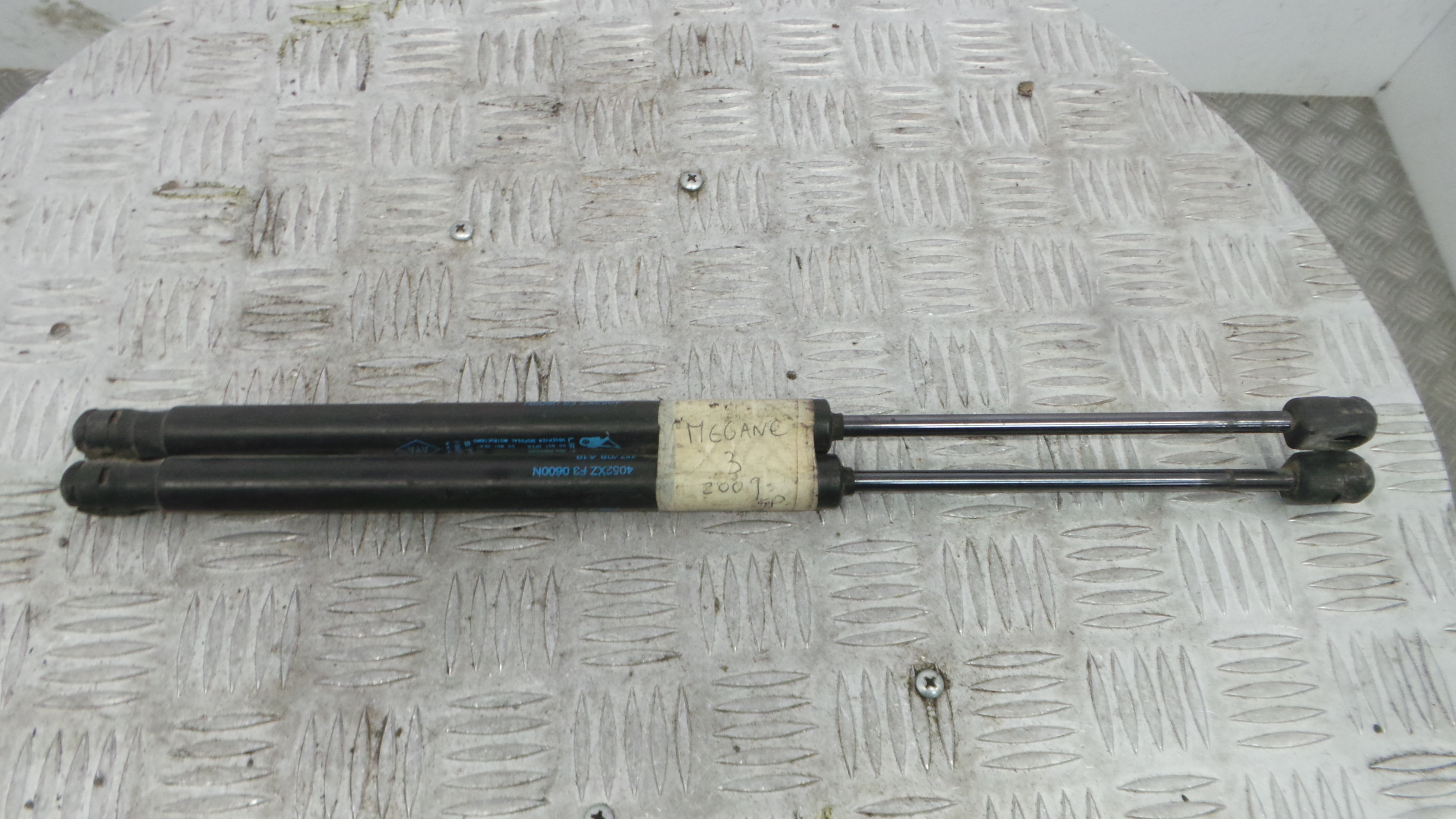 Amortecedor da Mala 904510001R - RENAULT MEGANE III Hatchback (BZ0/1_, B3_)-38370836