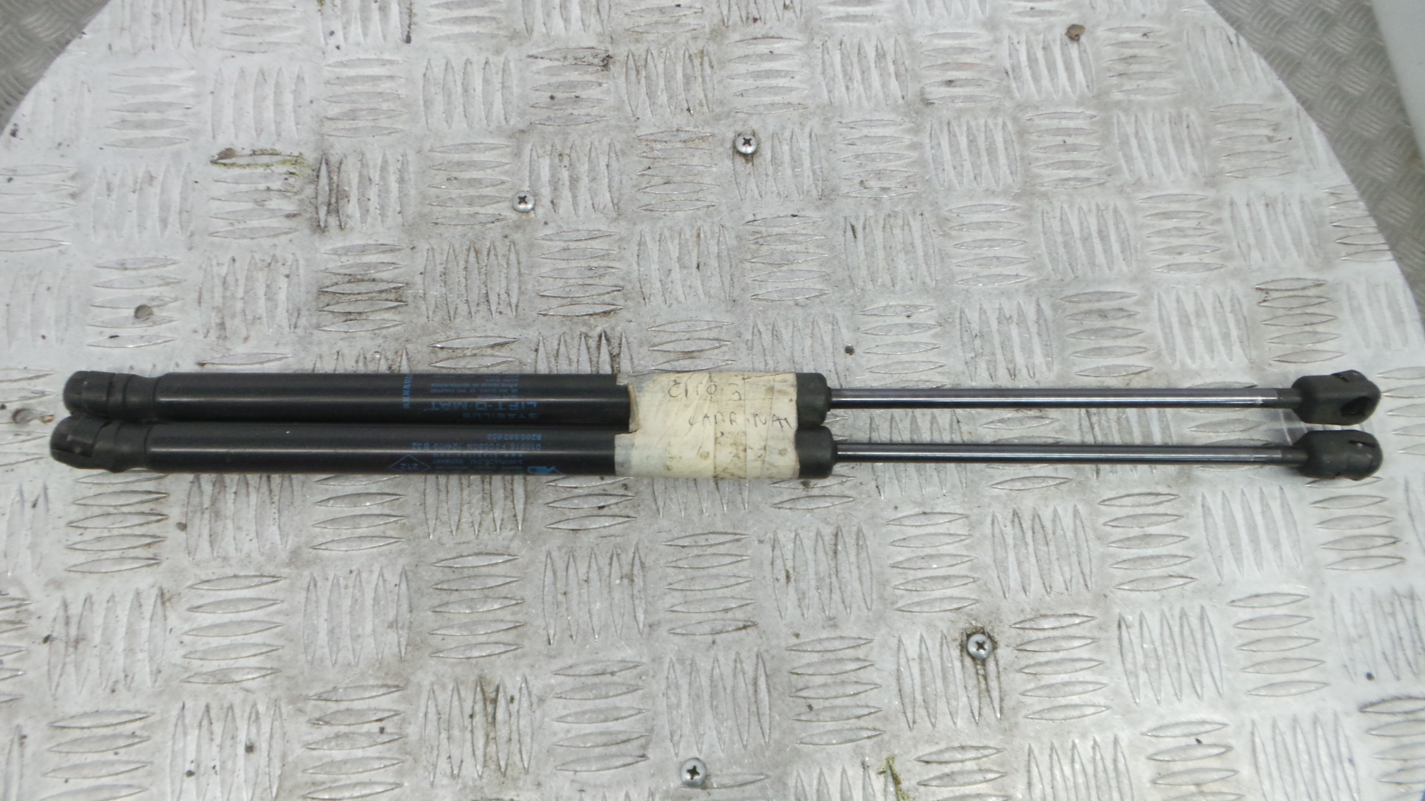 Amortecedor da Mala 8200583852 - RENAULT CLIO III Grandtour (KR0/1_), CLIO III Sportour (KR0/1_)-38370839