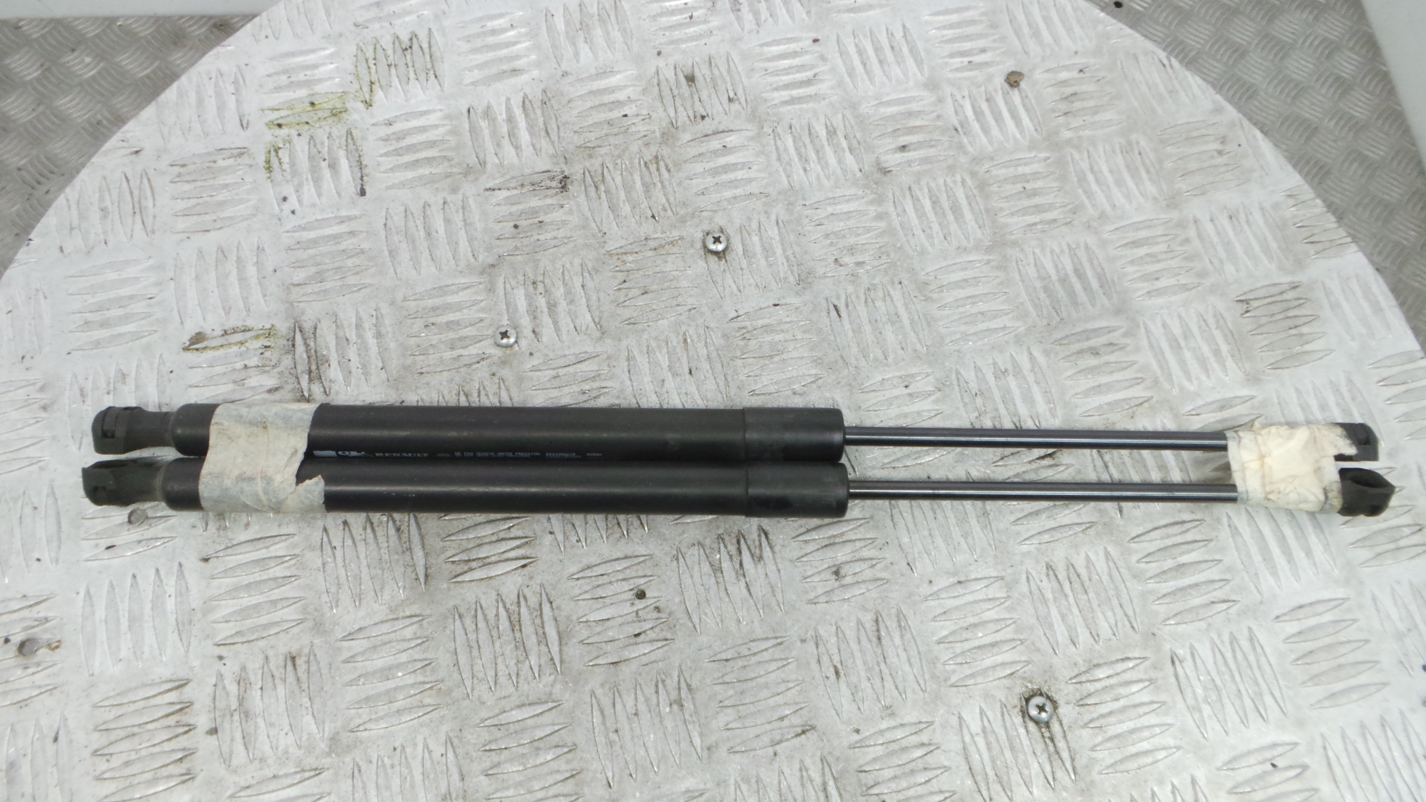 Amortecedor da Mala 844308661R - RENAULT CLIO IV (BH_)-38370848