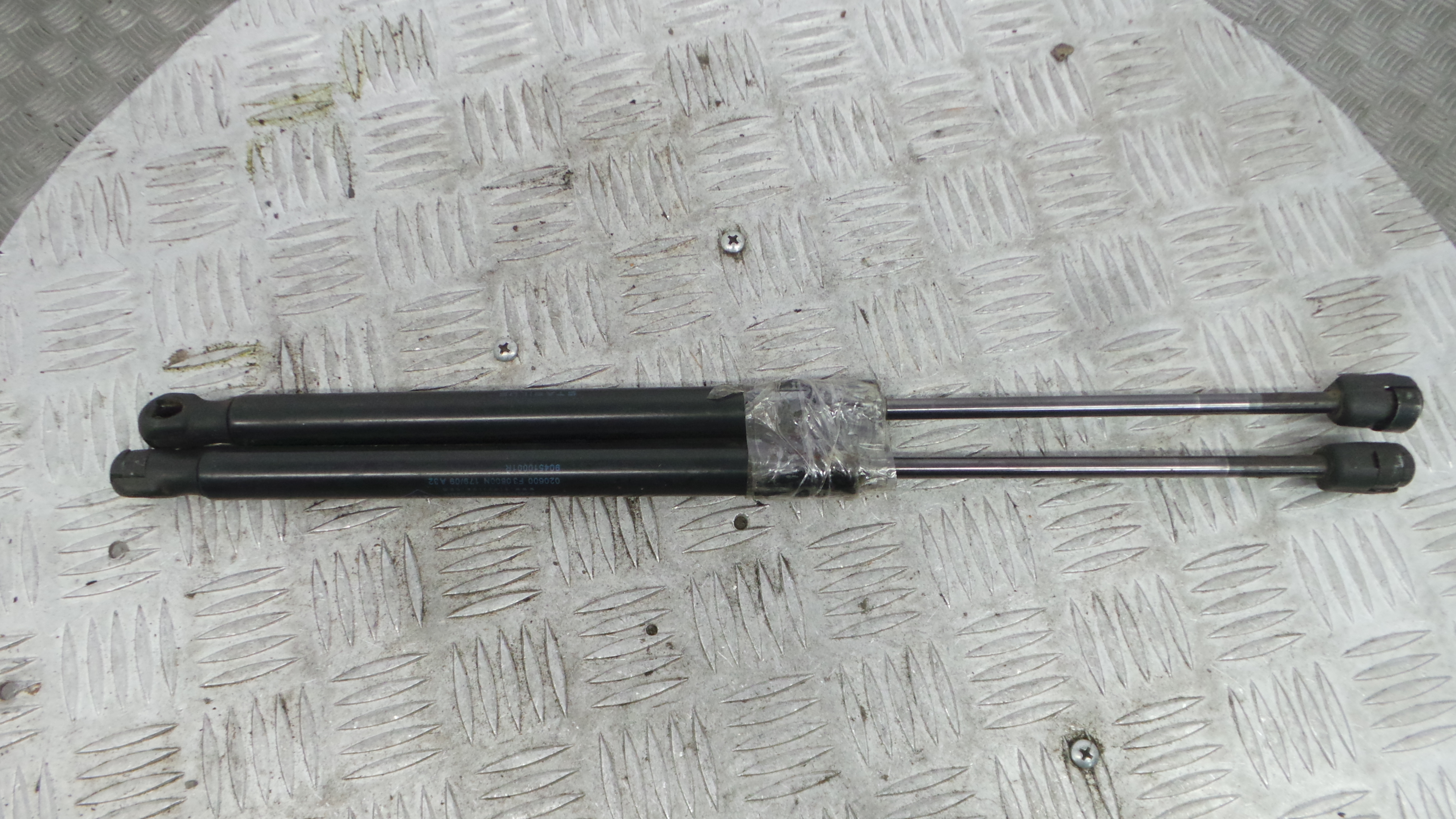 Amortecedor da Mala 904510001R - RENAULT MEGANE III Hatchback (BZ0/1_, B3_)-38370865