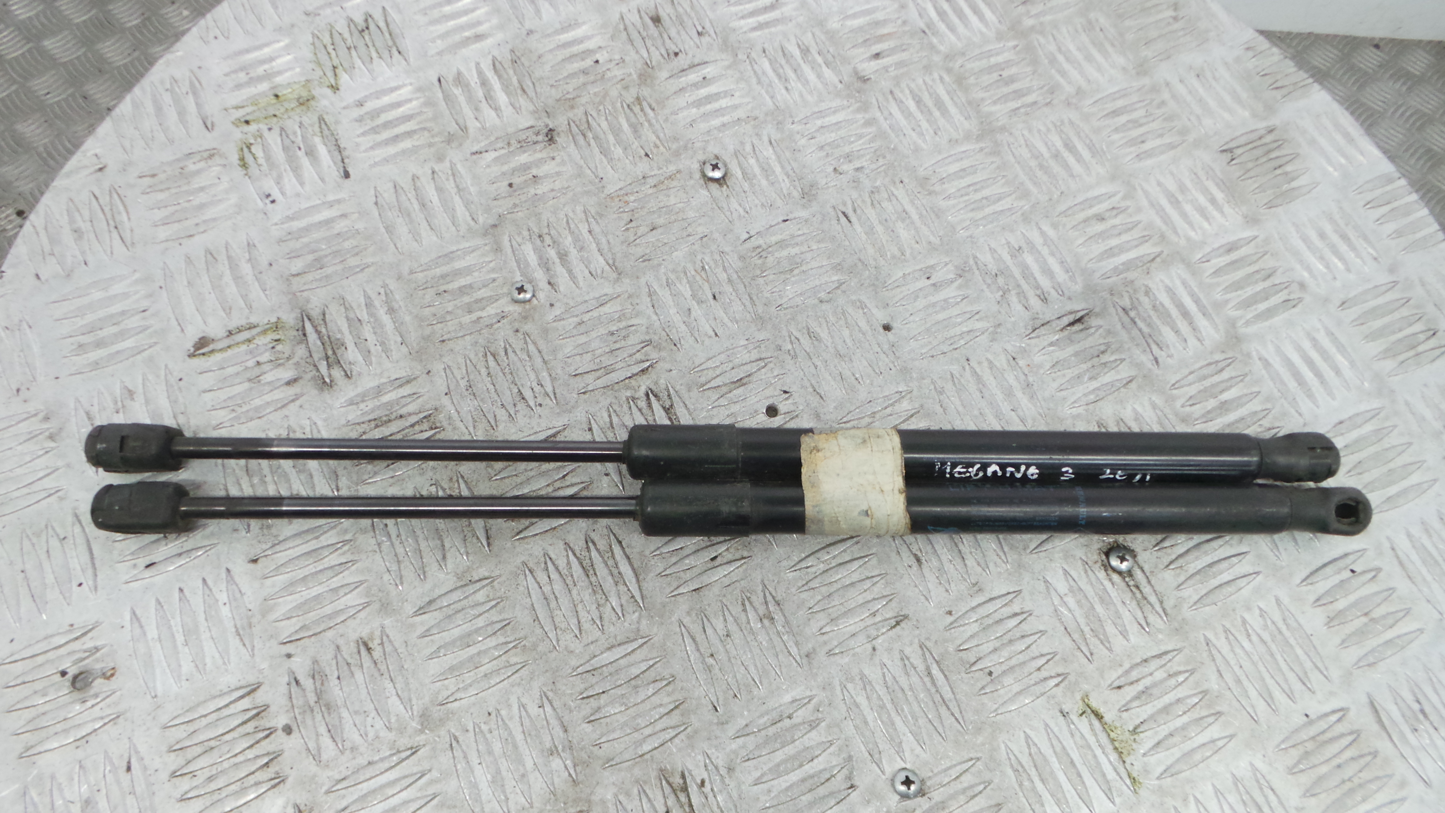 Amortecedor da Mala 904510001R - RENAULT MEGANE III Hatchback (BZ0/1_, B3_)-38370883