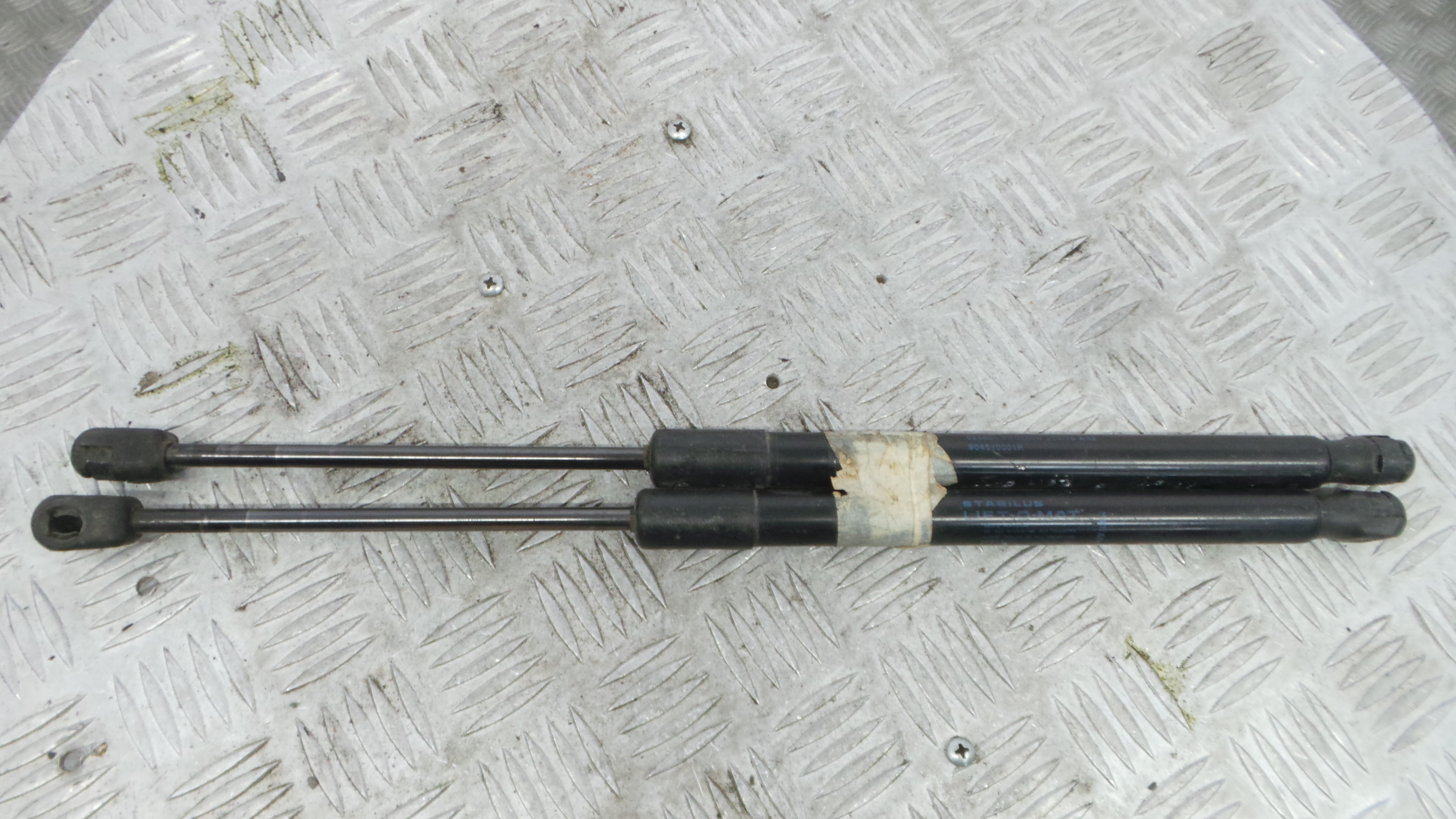 Amortecedor da Mala 904510001R - RENAULT MEGANE III Hatchback (BZ0/1_, B3_)-38370883