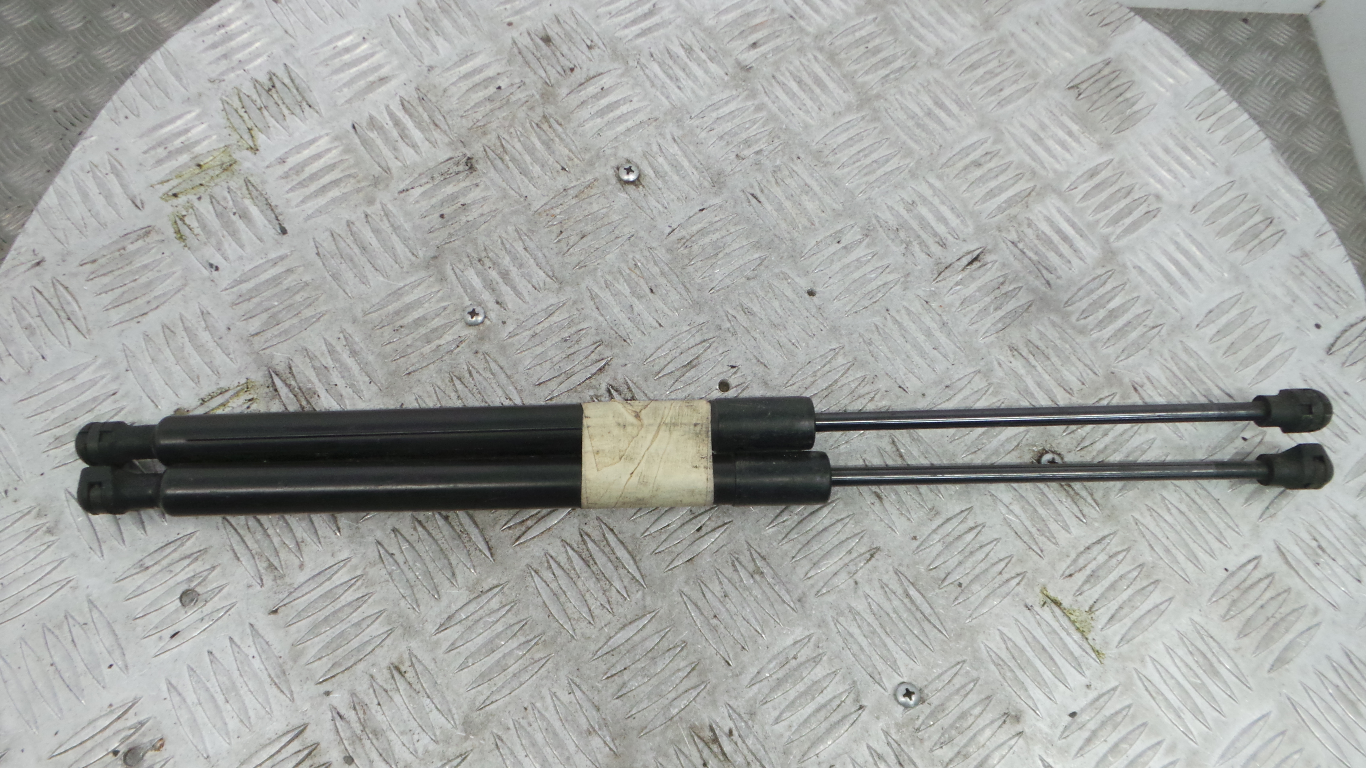 Amortecedor da Mala 844308661R - RENAULT CLIO IV (BH_)-38370886