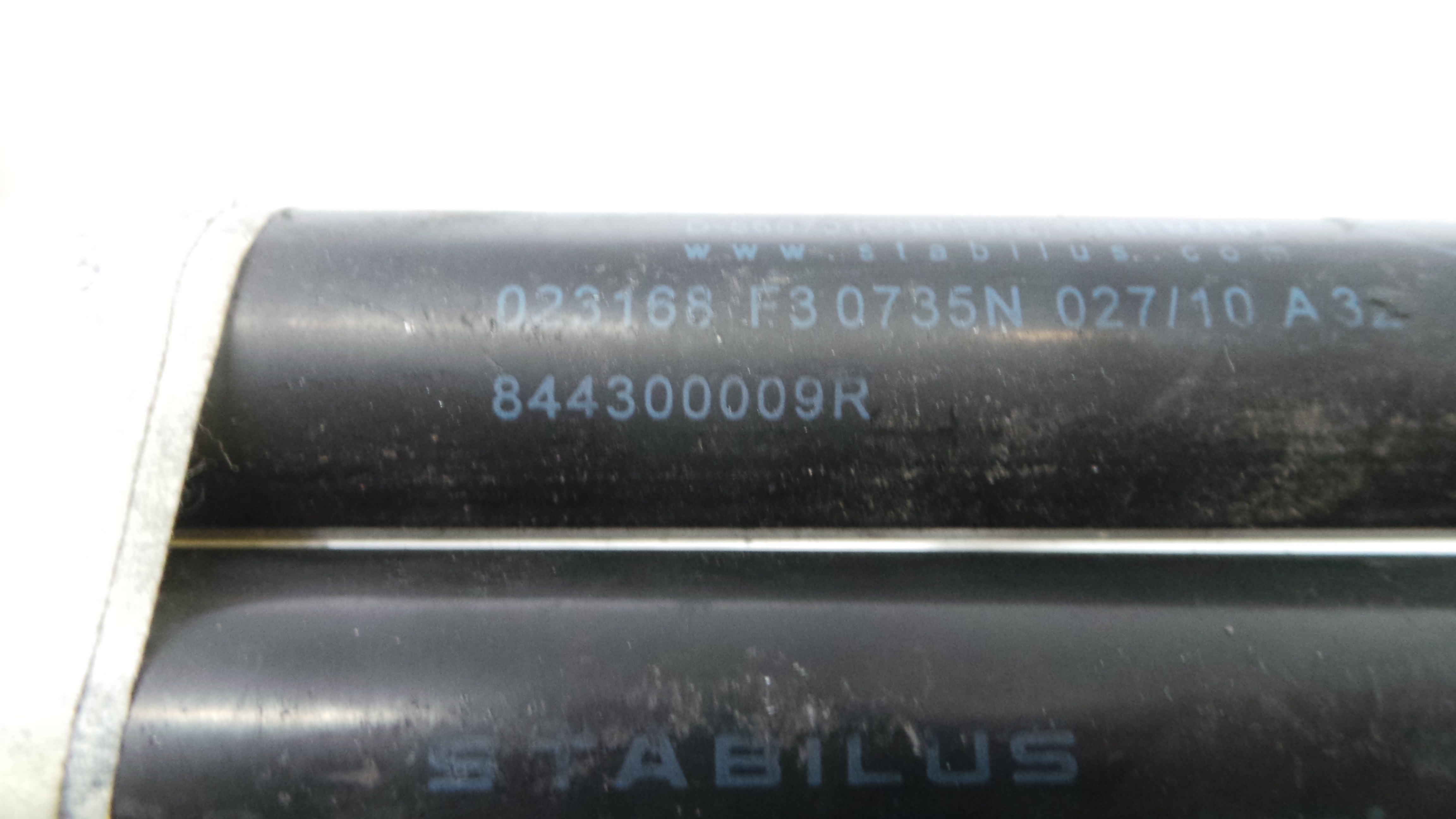 Amortecedor da Mala 844300009R - RENAULT MEGANE III Grandtour (KZ0/1)-38370898