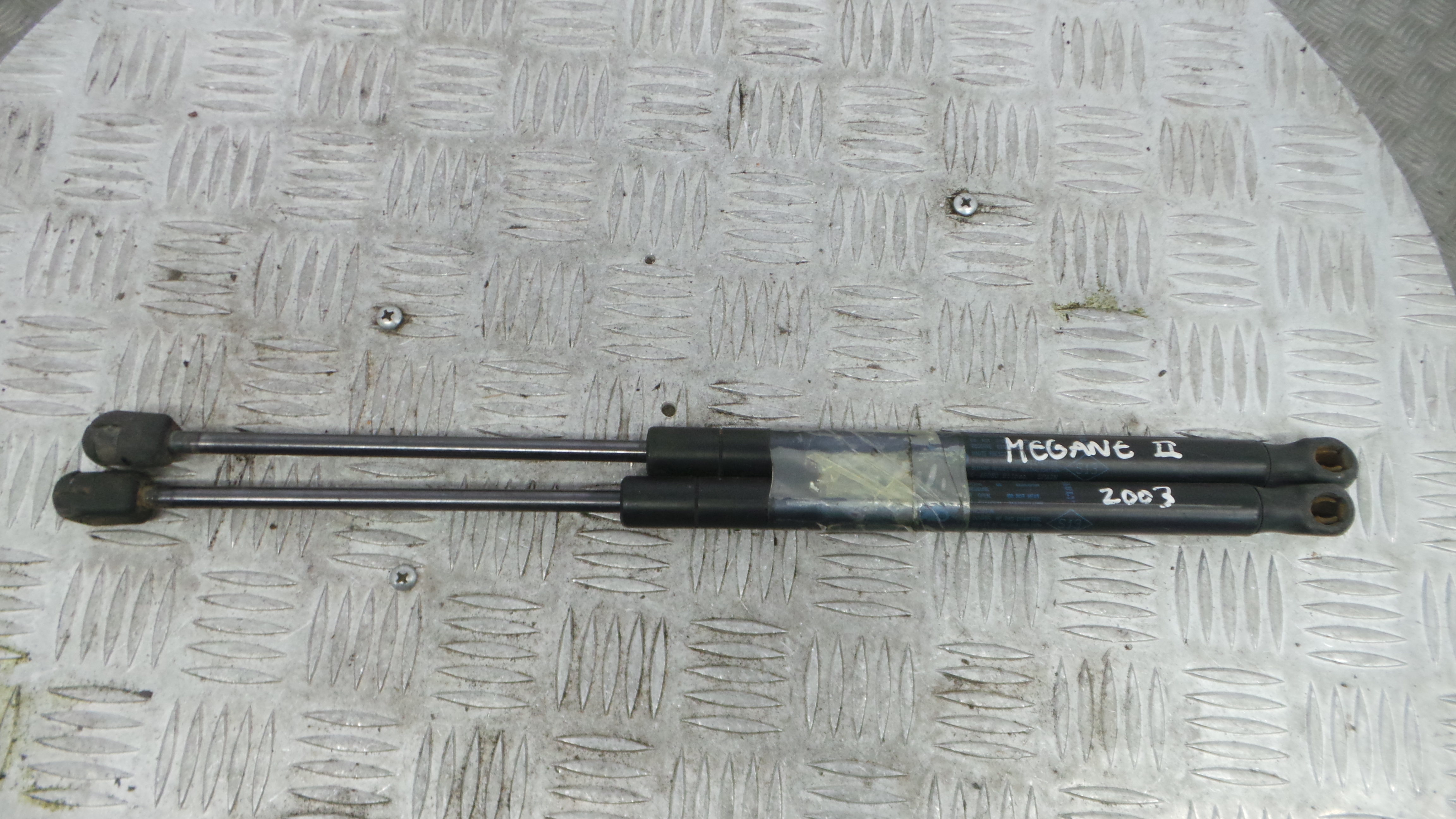 Amortecedor da Mala 8200051750 - RENAULT MEGANE II (BM0/1_, CM0/1_)-38370904