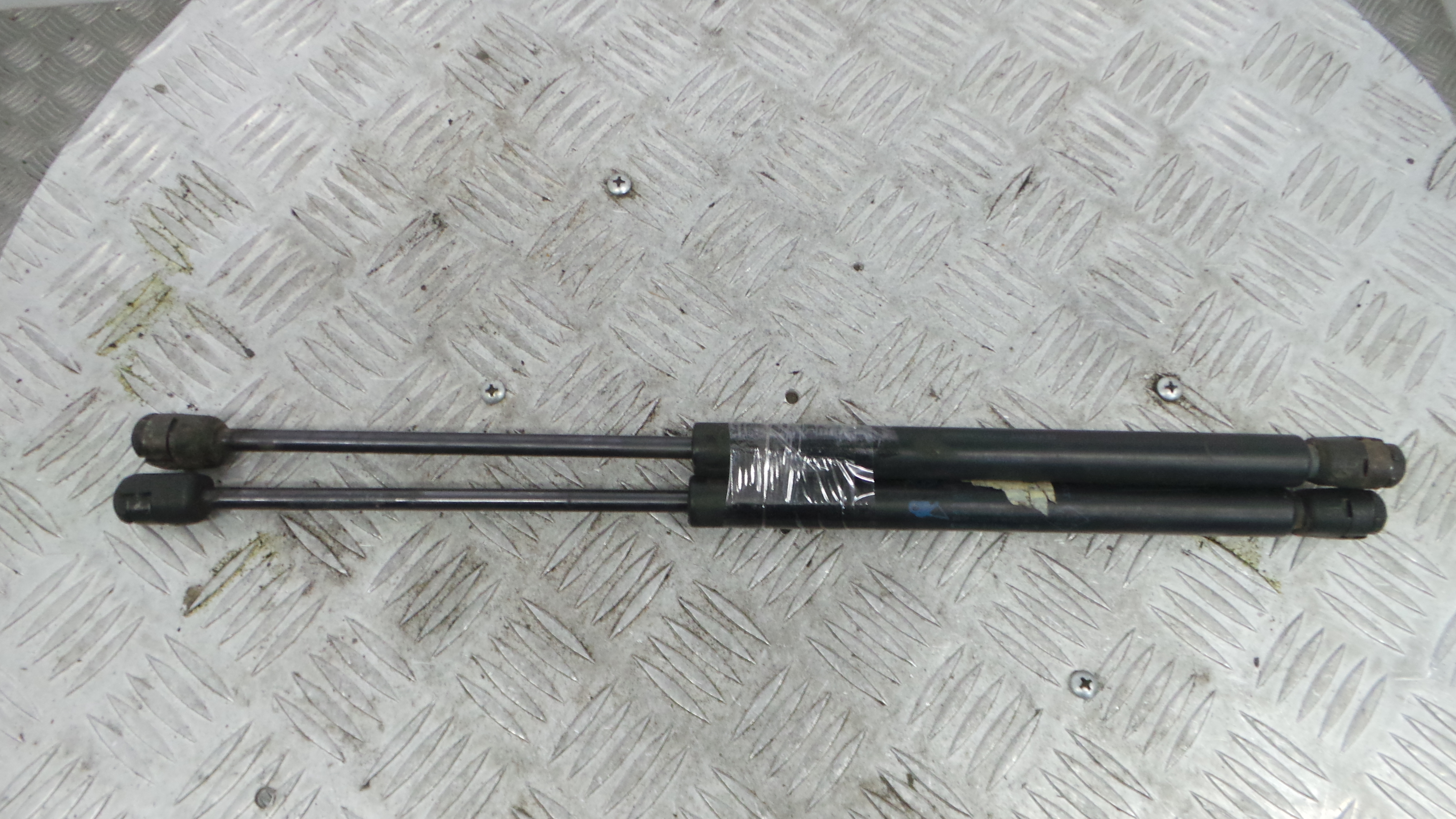 Amortecedor da Mala 7700842256 - RENAULT CLIO II (BB_, CB_), CLIO Mk II (BB_, CB_)-38370910