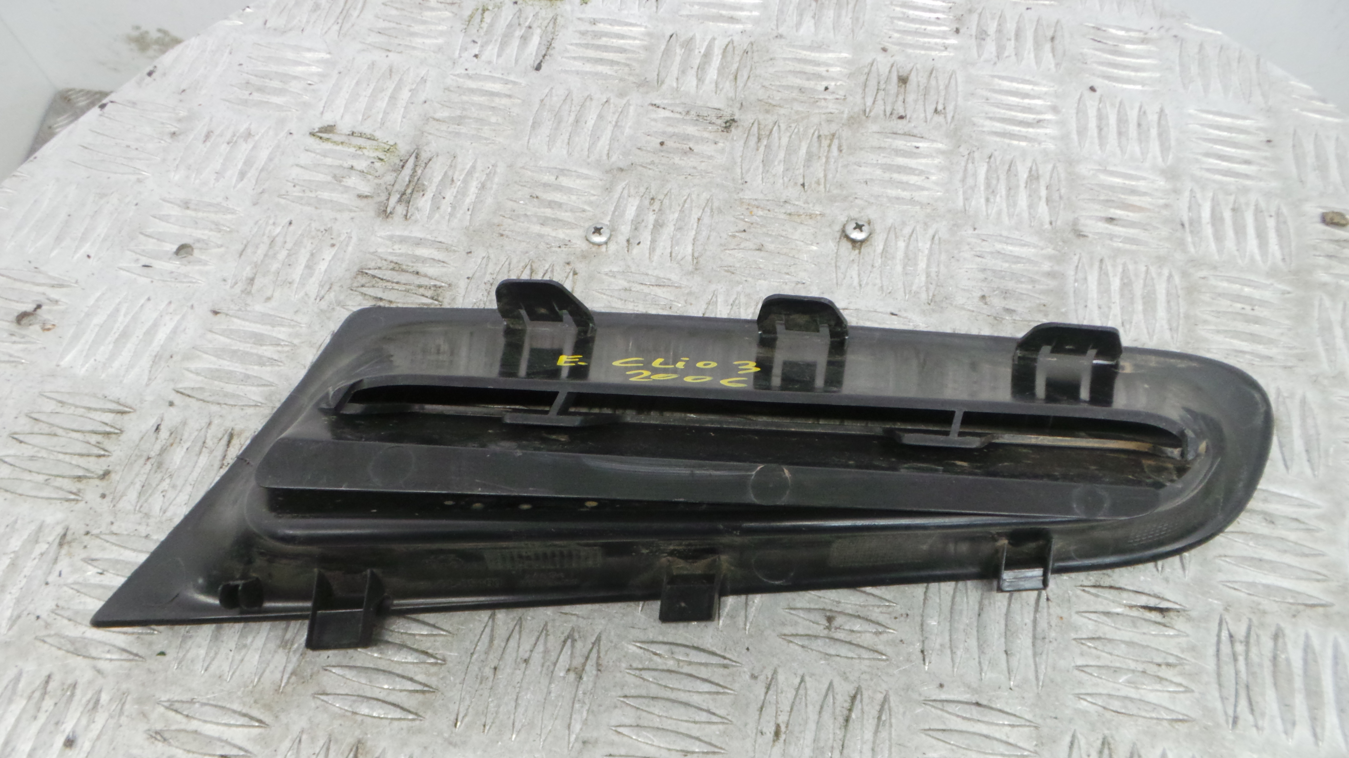Grelha da Frente CL05100 - RENAULT CLIO III (BR0/1, CR0/1)-38370932