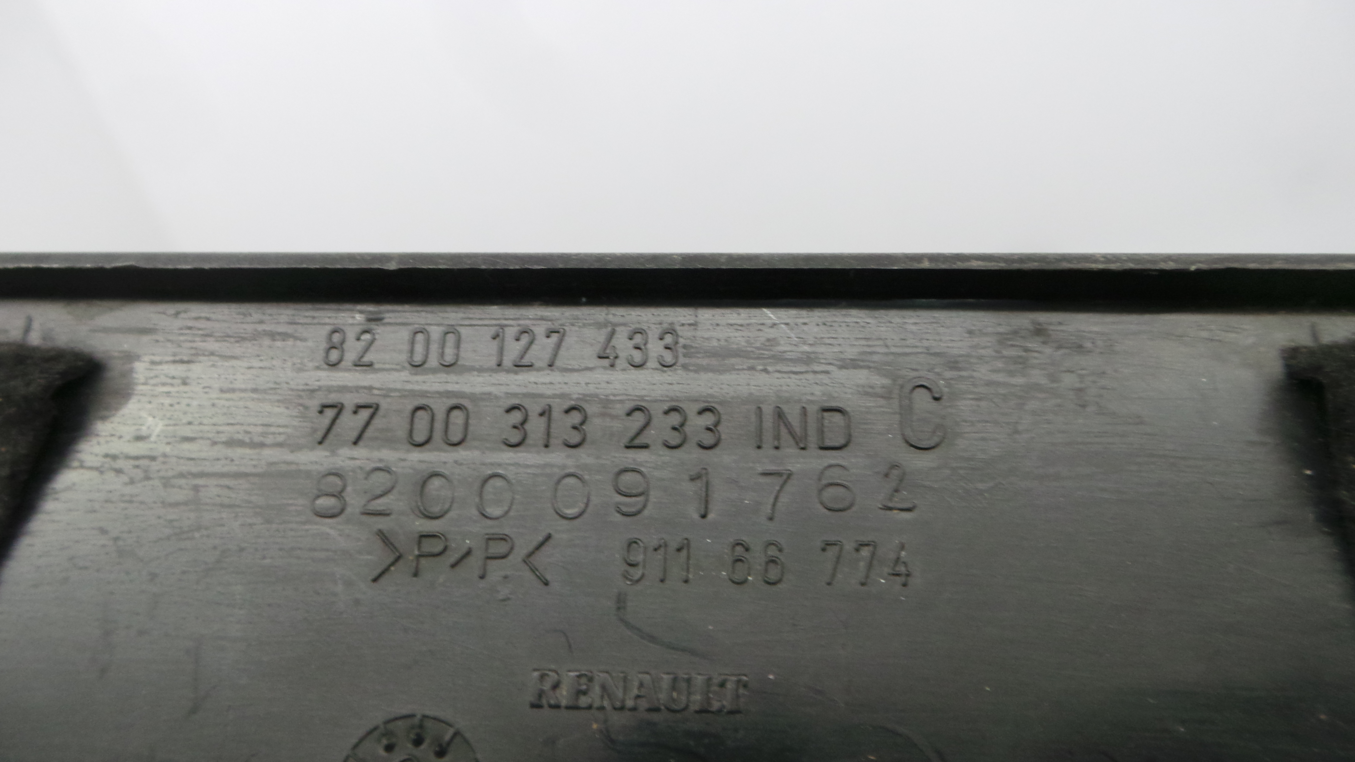 Porta Luvas  8200127433 - RENAULT LAGUNA II (BG0/1_)-38370935