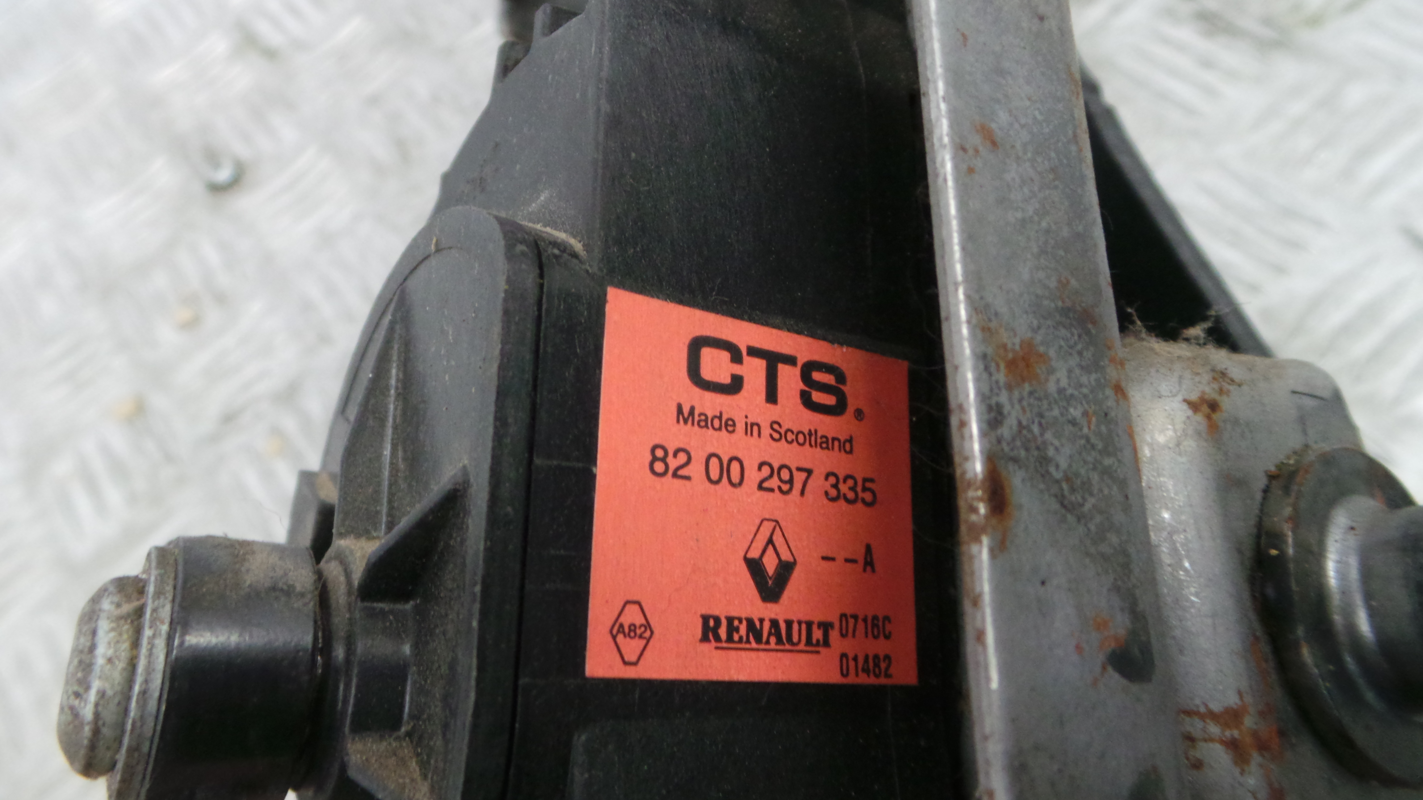 Pedal do Travão 8200275889A - RENAULT CLIO III (BR0/1, CR0/1)-38370948