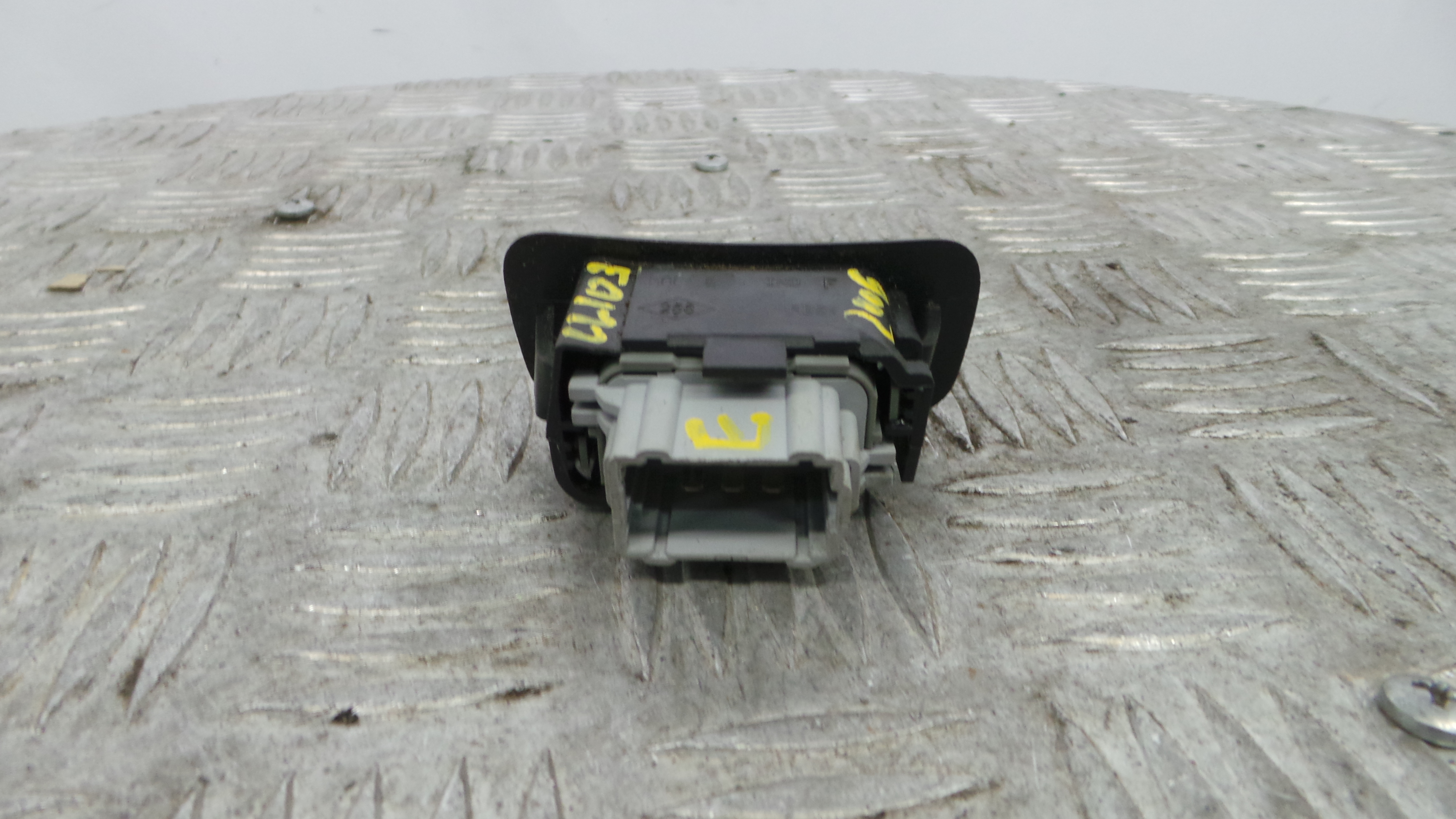 Aquecimento Dos Assentos 358522 - RENAULT CLIO III (BR0/1, CR0/1)-38370956