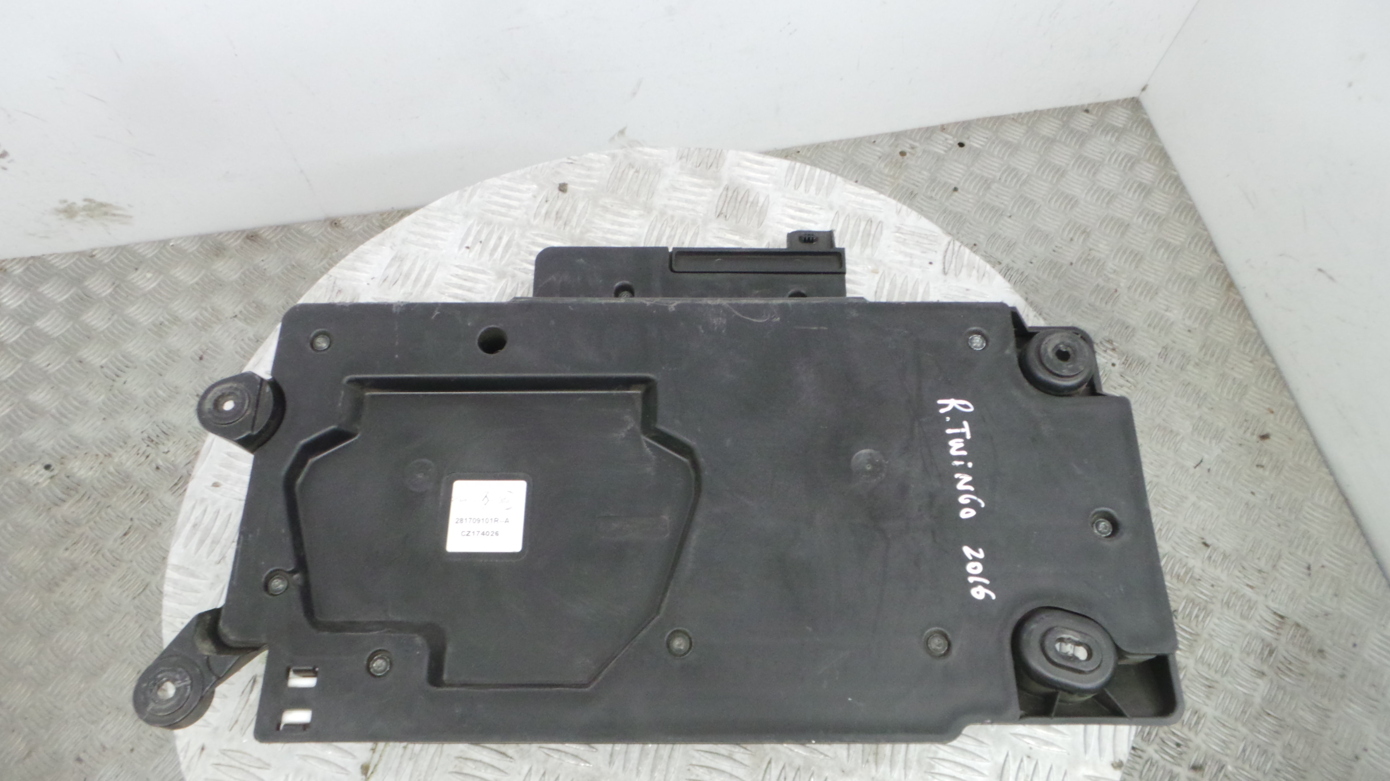 Subwoofers 281709101R - RENAULT TWINGO III (BCM_, BCA_)-38375762