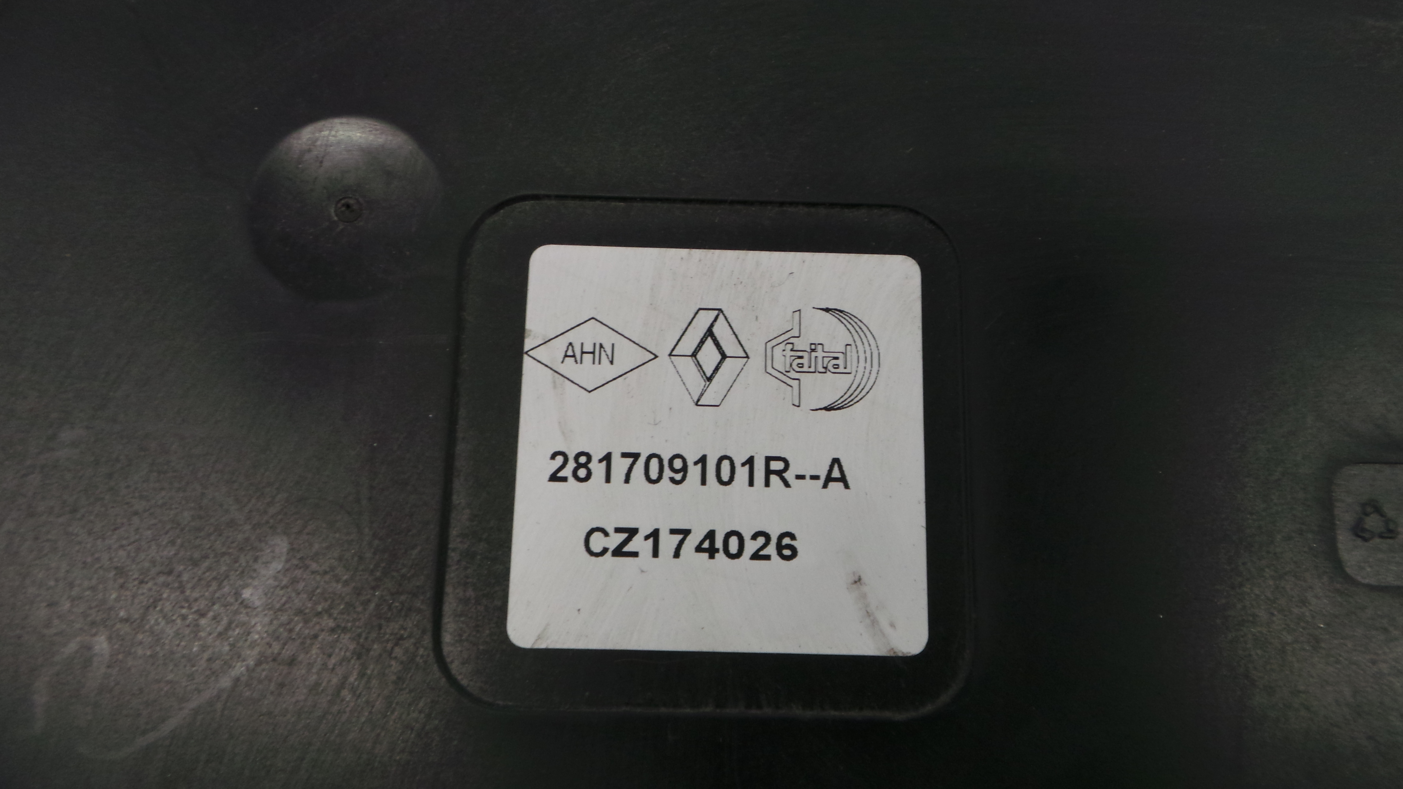 Subwoofers 281709101R - RENAULT TWINGO III (BCM_, BCA_)-38375762