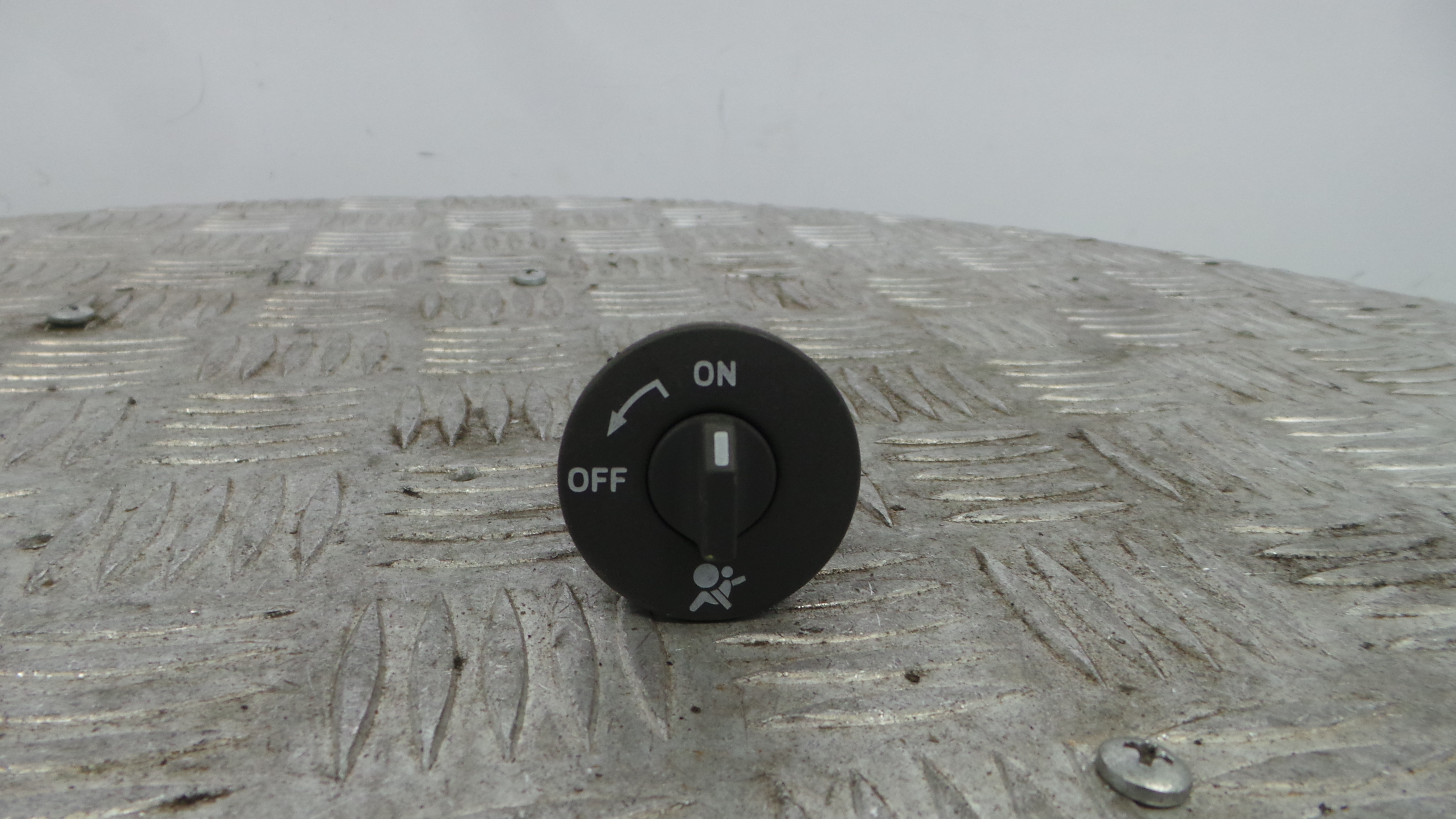 Botão Airbag Passageiro 8200169589 - RENAULT CLIO III (BR0/1, CR0/1)-38375975