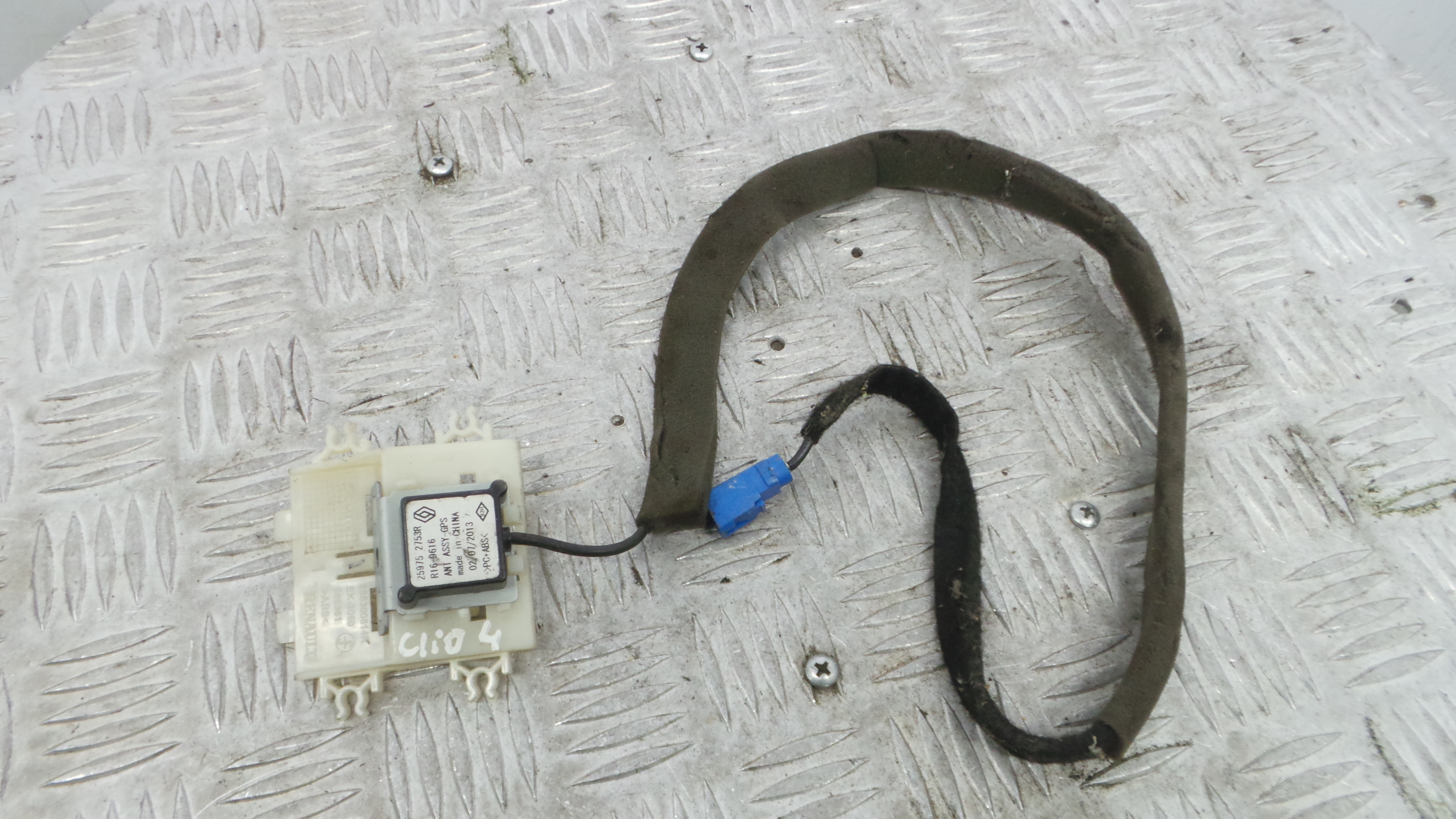 Antena 259752753R - RENAULT CLIO IV (BH_)-38375996 Antena 259752753R - RENAULT CLIO IV (BH_)-38375996