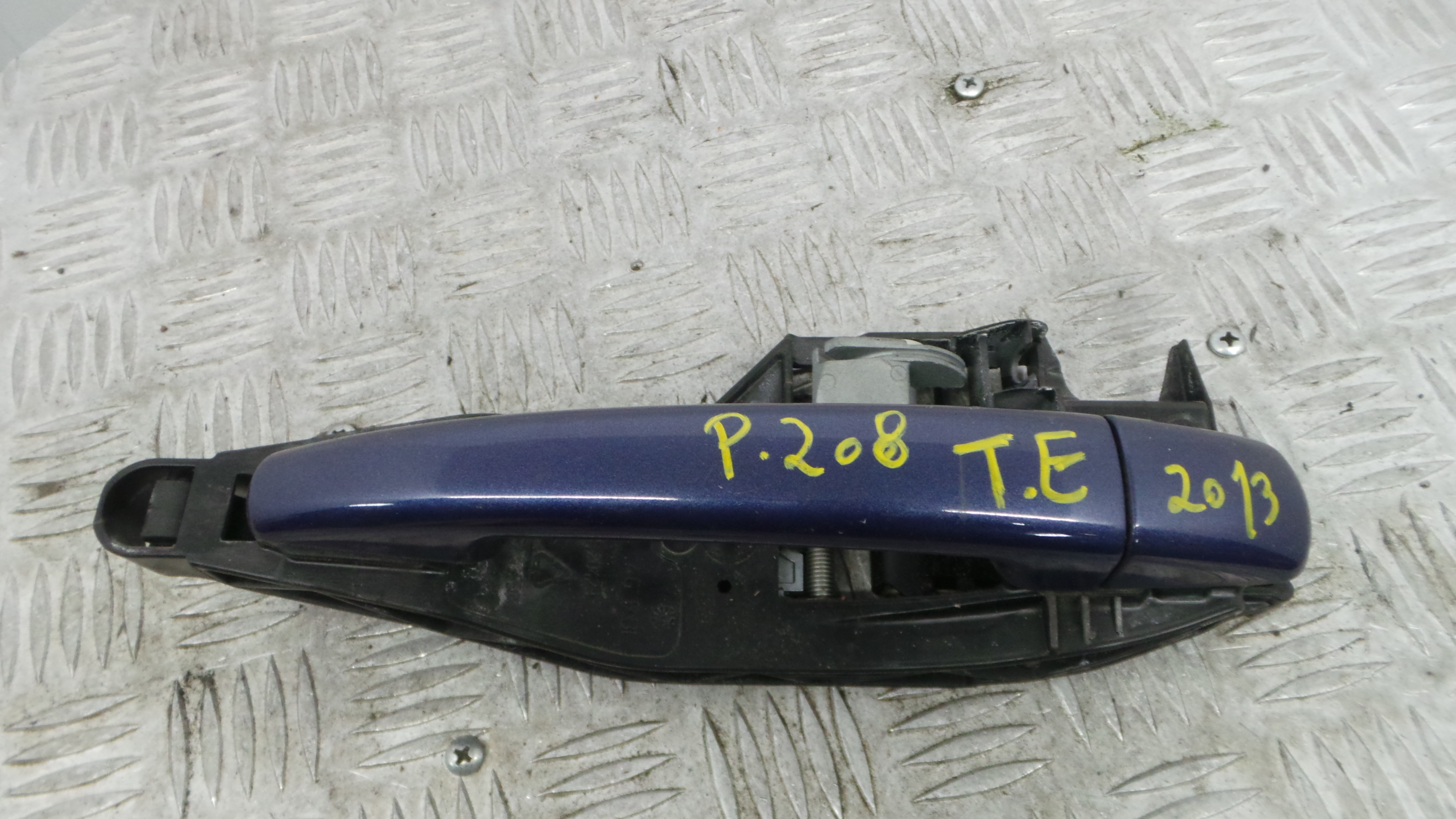 Puxador Exterior Trás esquerdo 9672961180 - PEUGEOT 208 I (CA_, CC_)-38376054 Puxador Exterior Trás esquerdo 9672961180 - PEUGEOT 208 I (CA_, CC_)-38376054