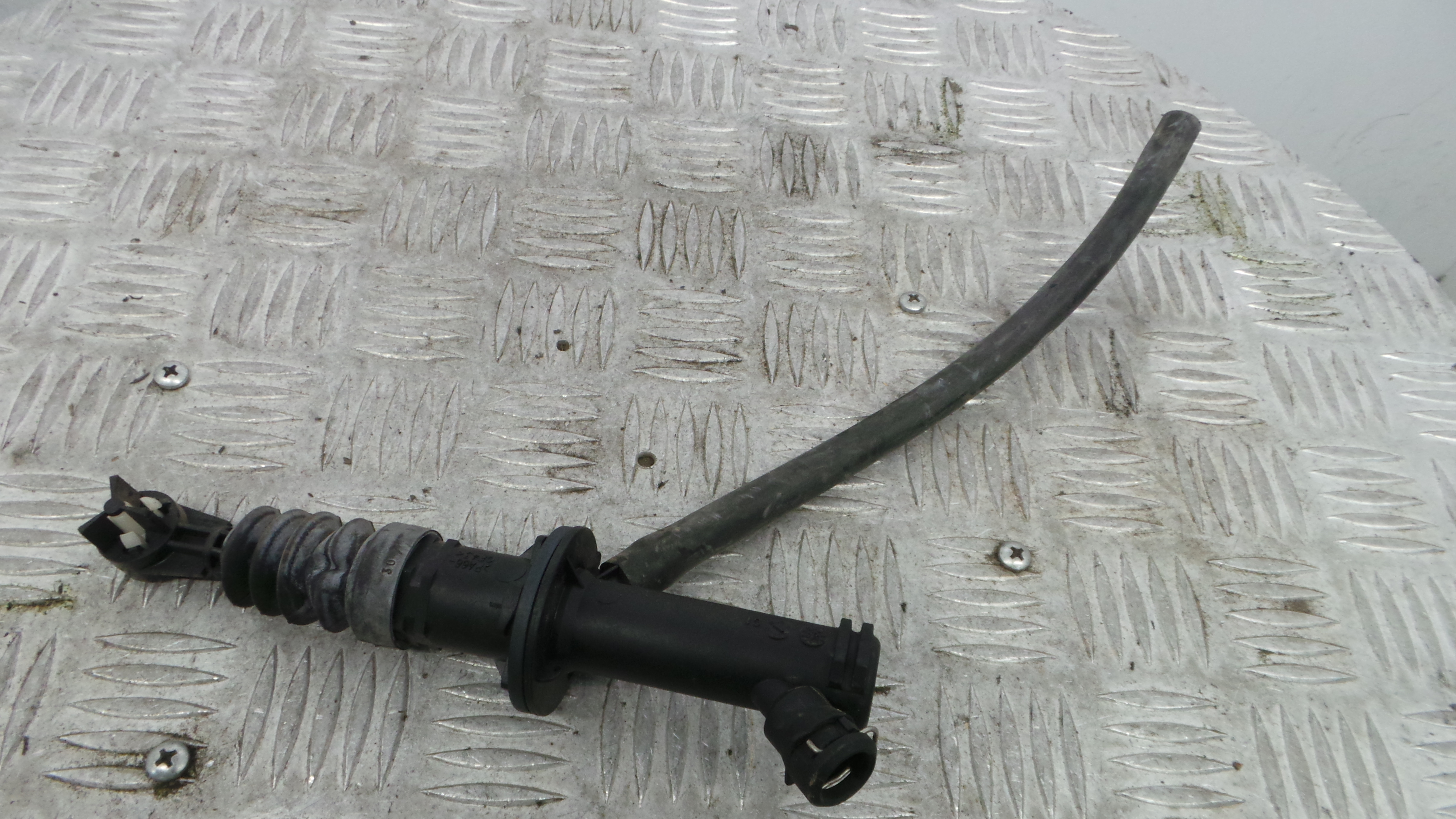 Bomba Principal da Embraiagem 8200438159 - RENAULT CLIO III (BR0/1, CR0/1)-38394928