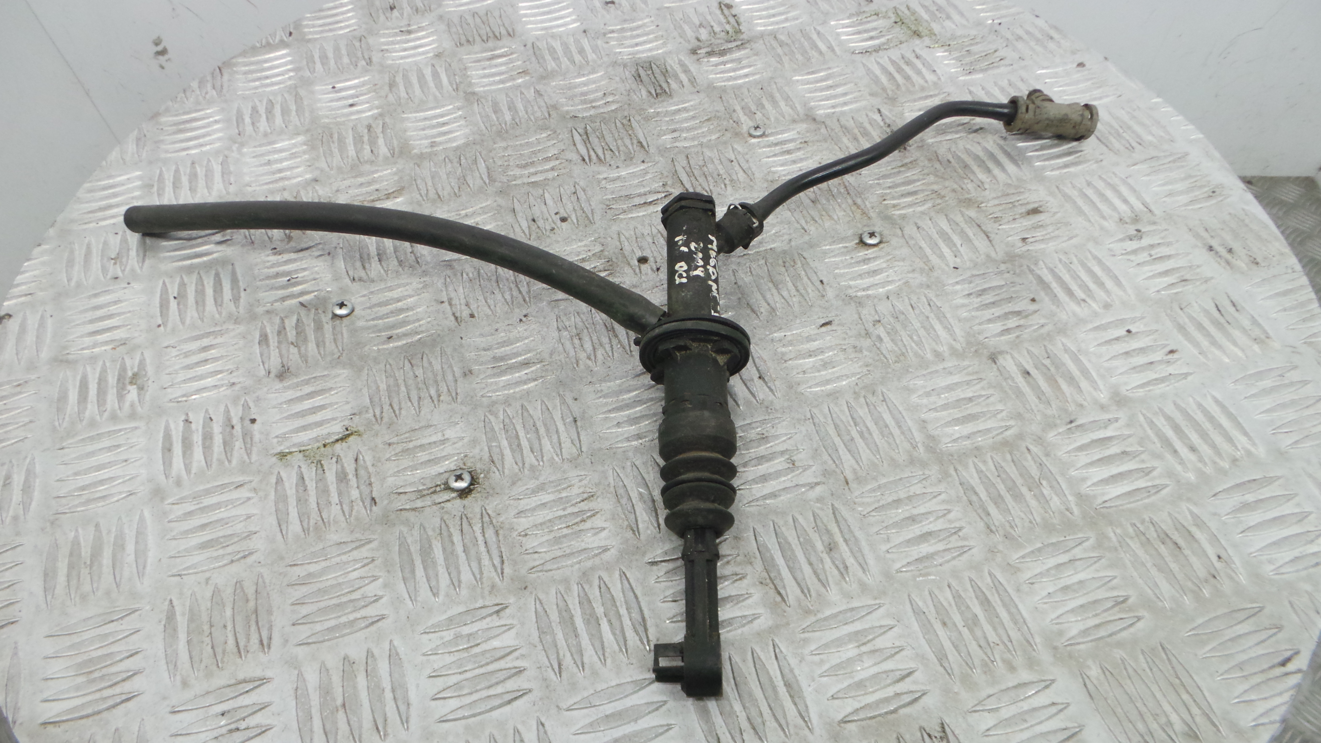 Bomba Principal da Embraiagem  306100018 - RENAULT MEGANE III Hatchback (BZ0/1_, B3_)-38394945