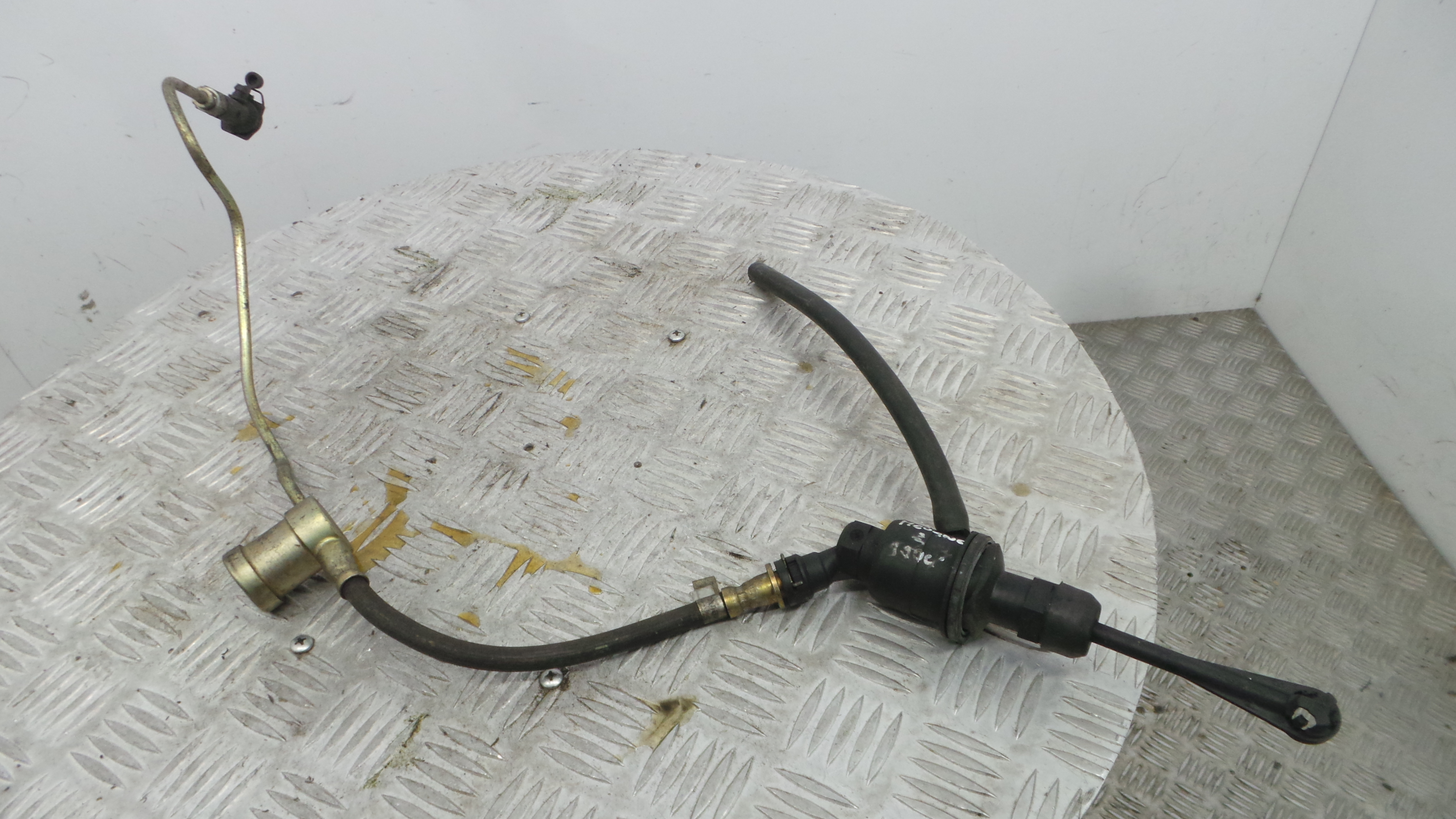 Bomba Principal da Embraiagem  8200151794 - RENAULT MEGANE II (BM0/1_, CM0/1_)-38394996