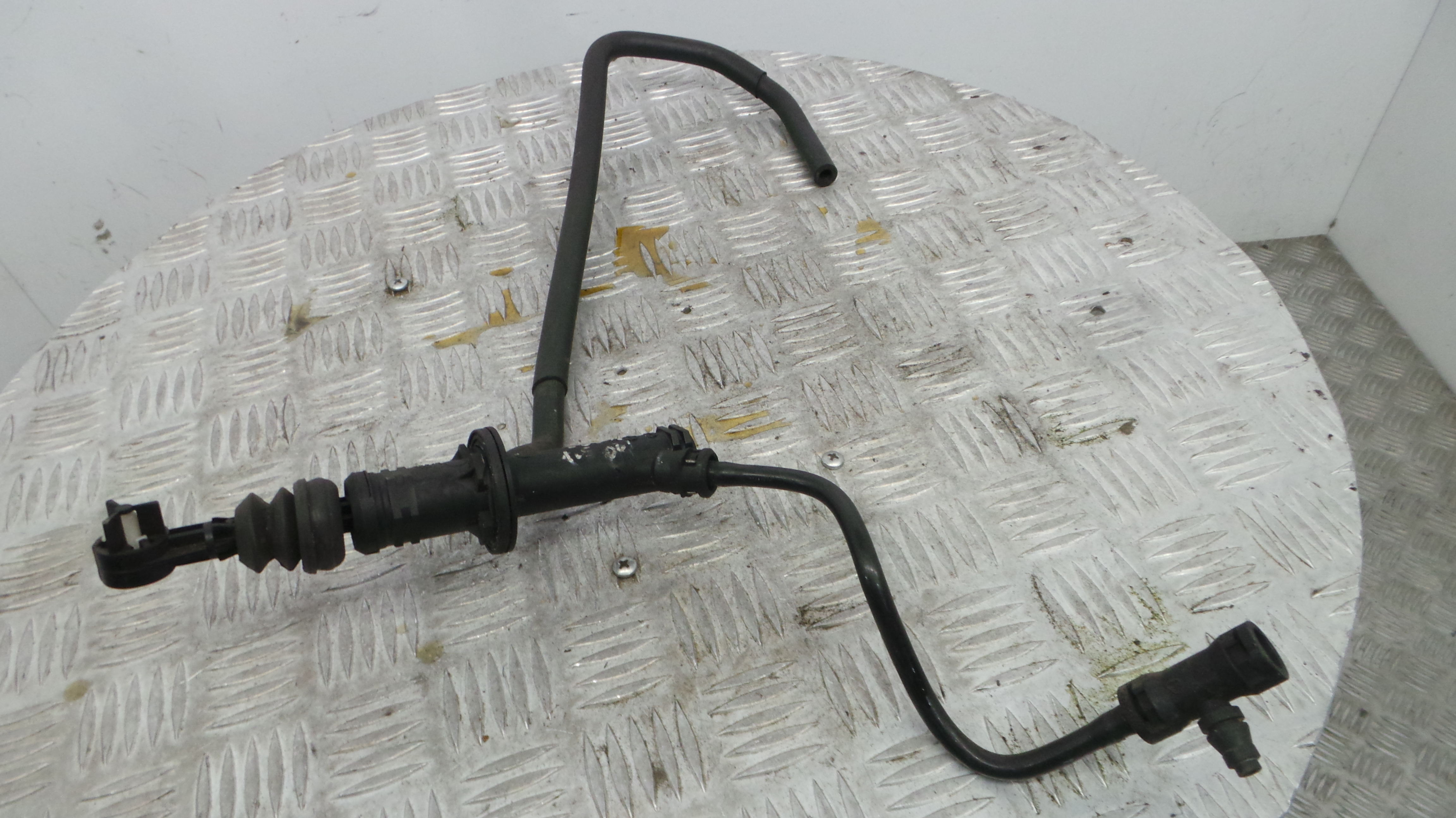 Bomba Principal da Embraiagem  8200436137 - RENAULT CLIO III (BR0/1, CR0/1)-38395002