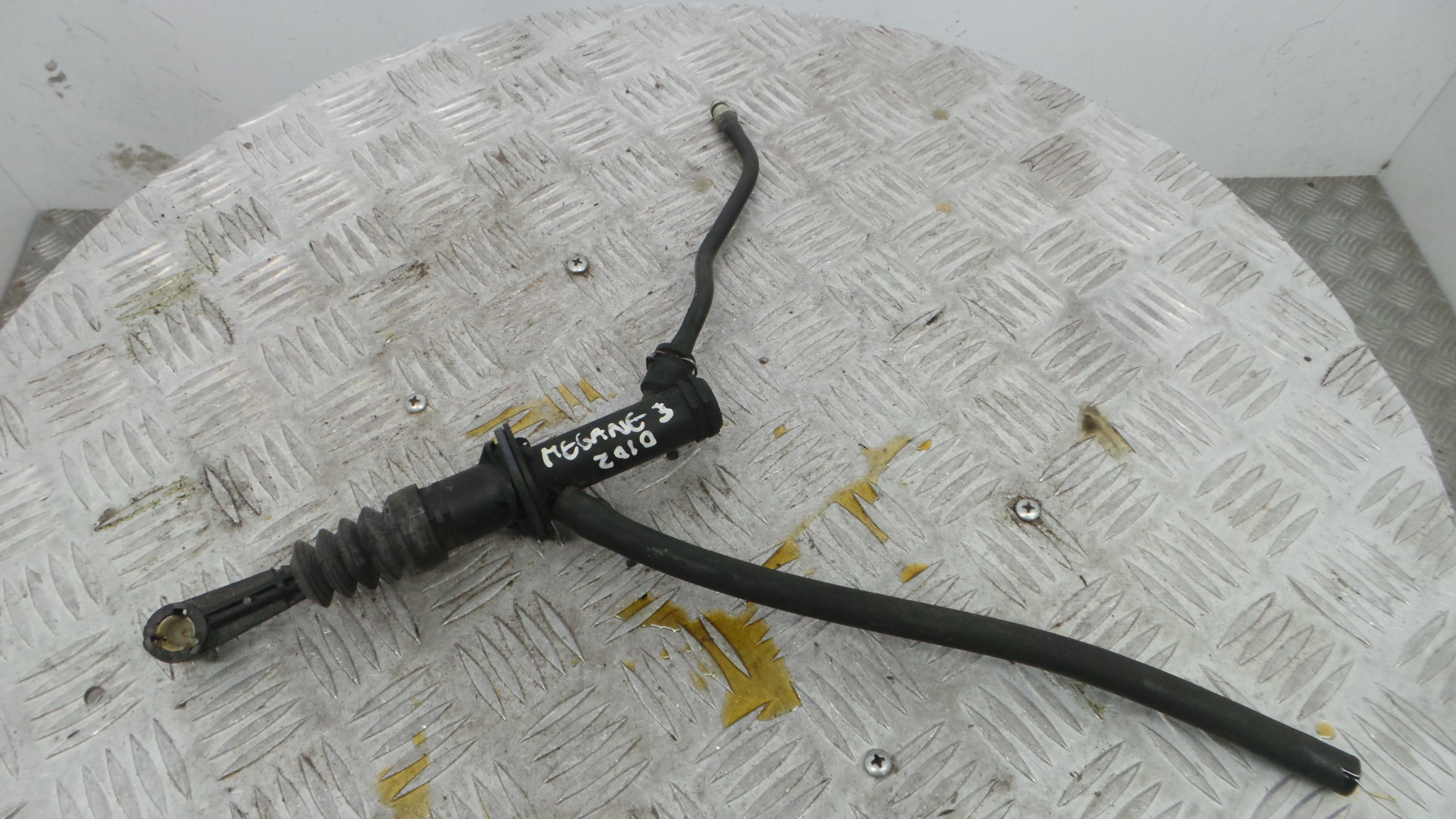 Bomba Principal da Embraiagem  306100018R - RENAULT MEGANE III Hatchback (BZ0/1_, B3_)-38395009